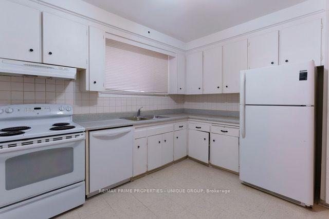 Photo 4 of 47 Heath Street E, Toronto, Rosedale-Moore Park — HOMEH