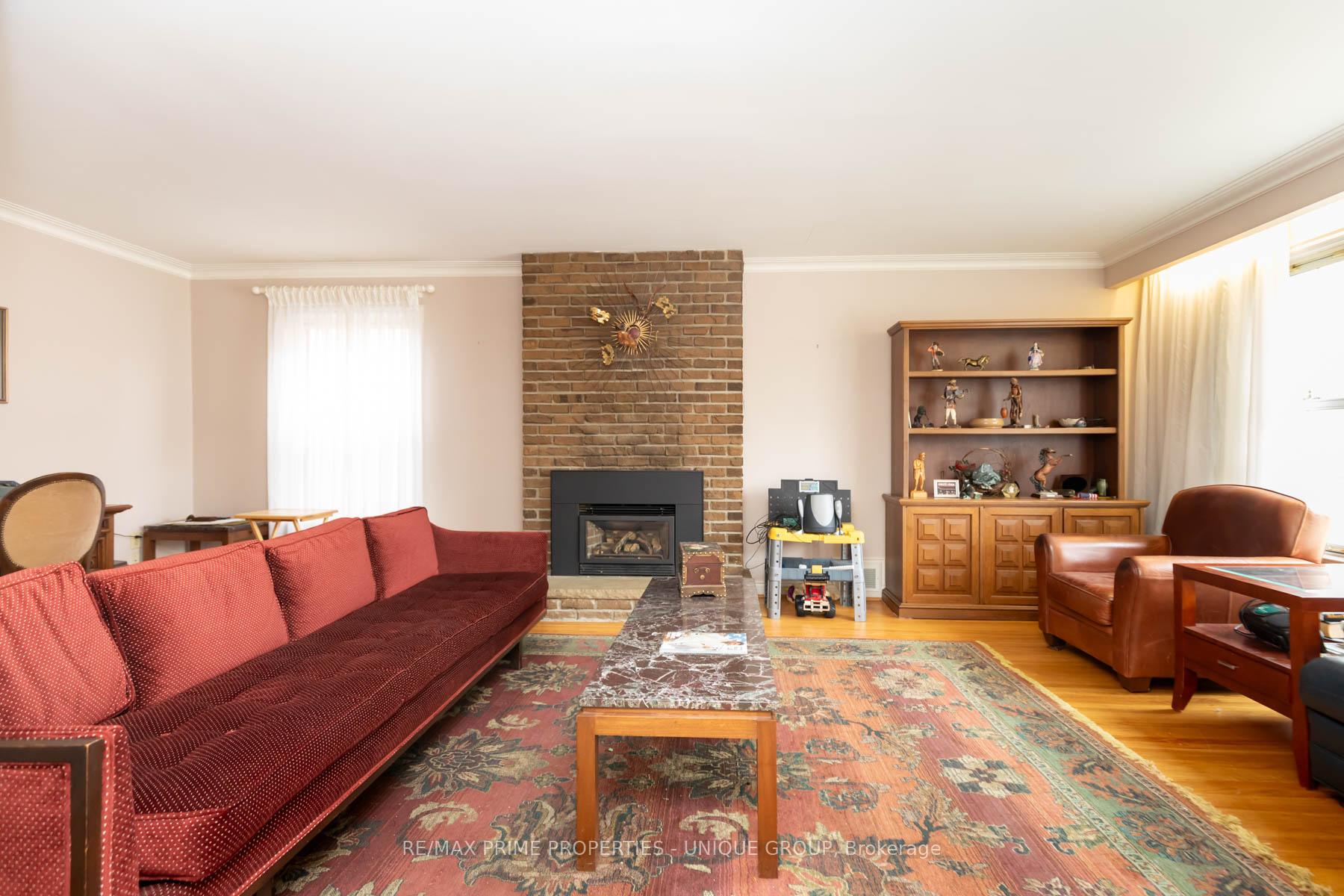 Photo 4 of 173 Ridley Boulevard, Toronto, Bedford Park-Nortown — HOMEH