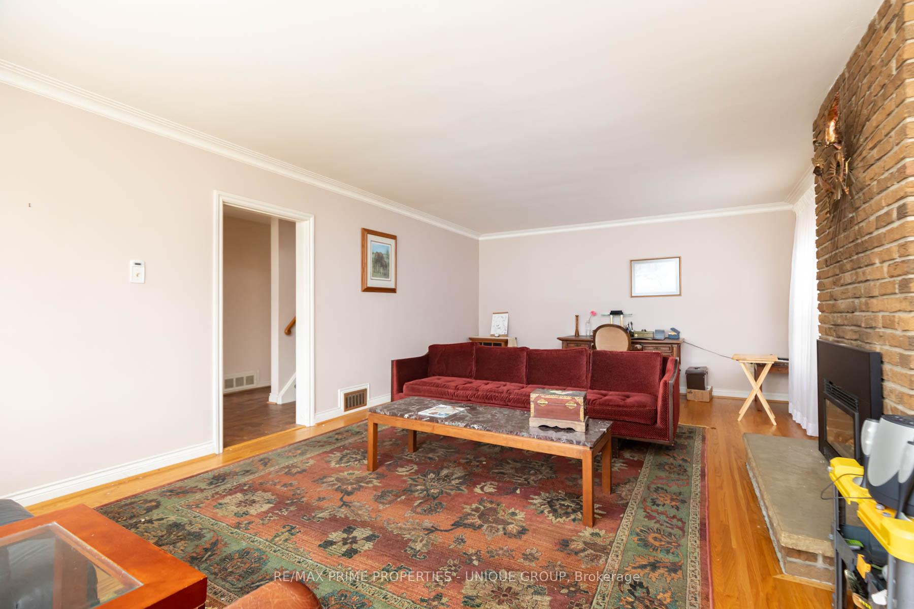 Photo 9 of 173 Ridley Boulevard, Toronto, Bedford Park-Nortown — HOMEH