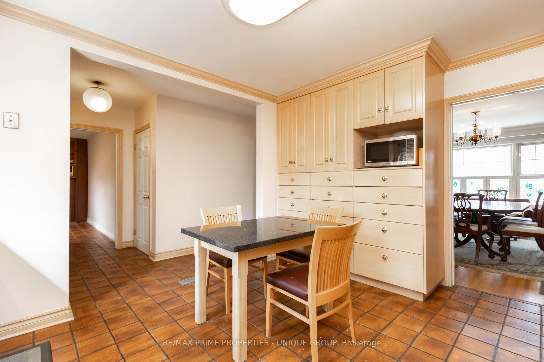 Photo 11 of 173 Ridley Boulevard, Toronto, Bedford Park-Nortown — HOMEH