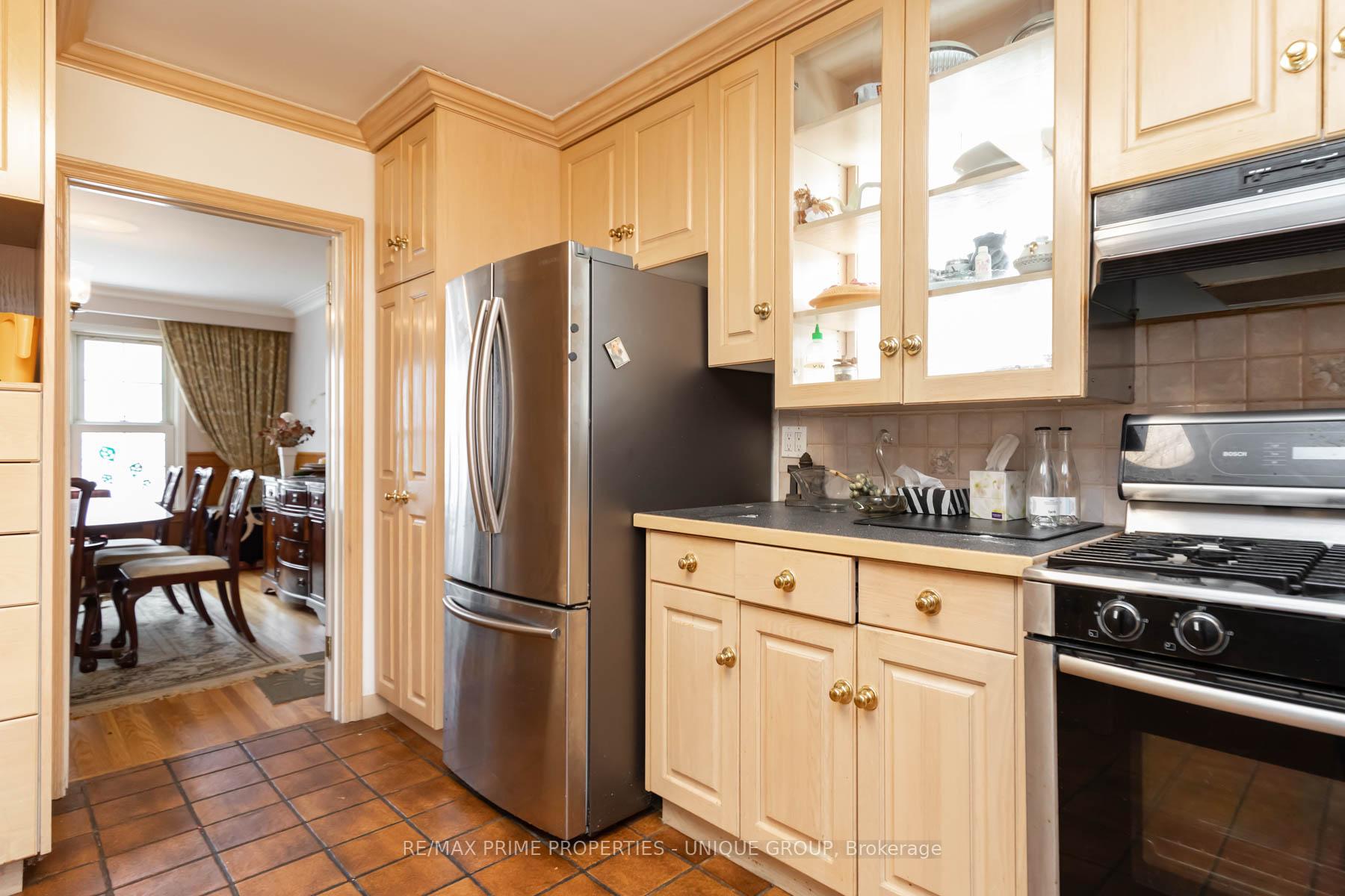 Photo 15 of 173 Ridley Boulevard, Toronto, Bedford Park-Nortown — HOMEH
