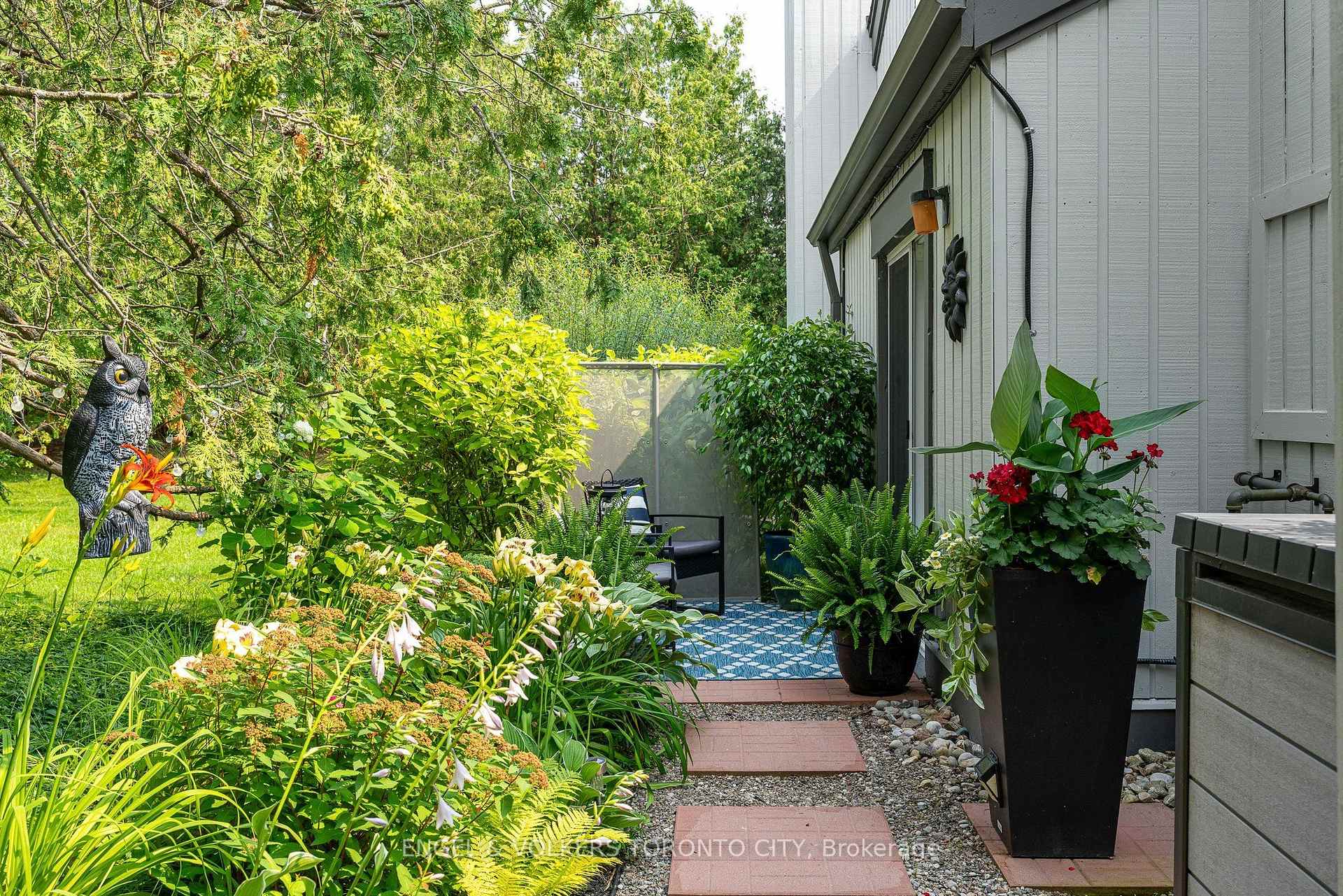 Photo 5 of 444 Oxbow Crescent, Collingwood — HOMEH