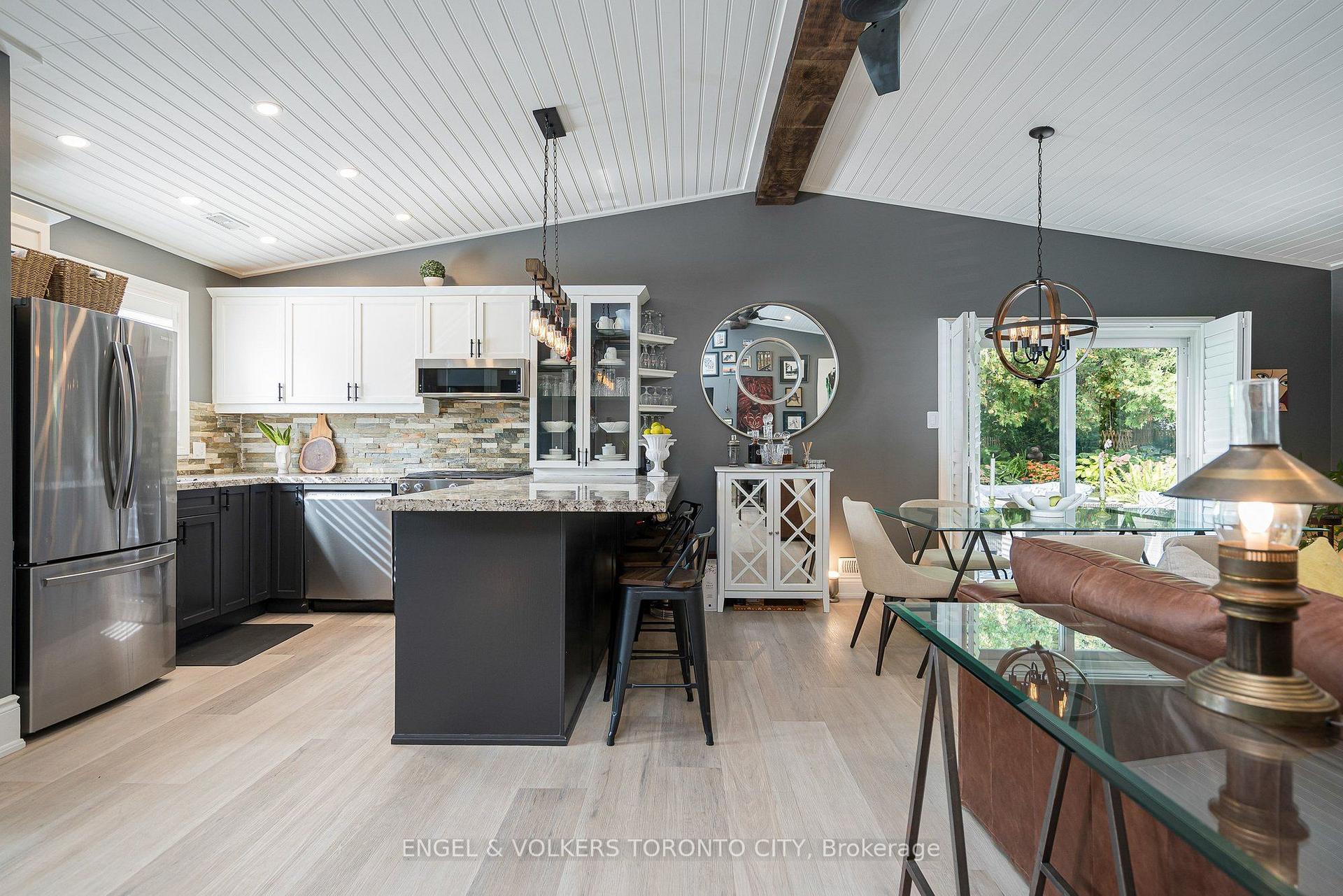 Photo 12 of 444 Oxbow Crescent, Collingwood — HOMEH