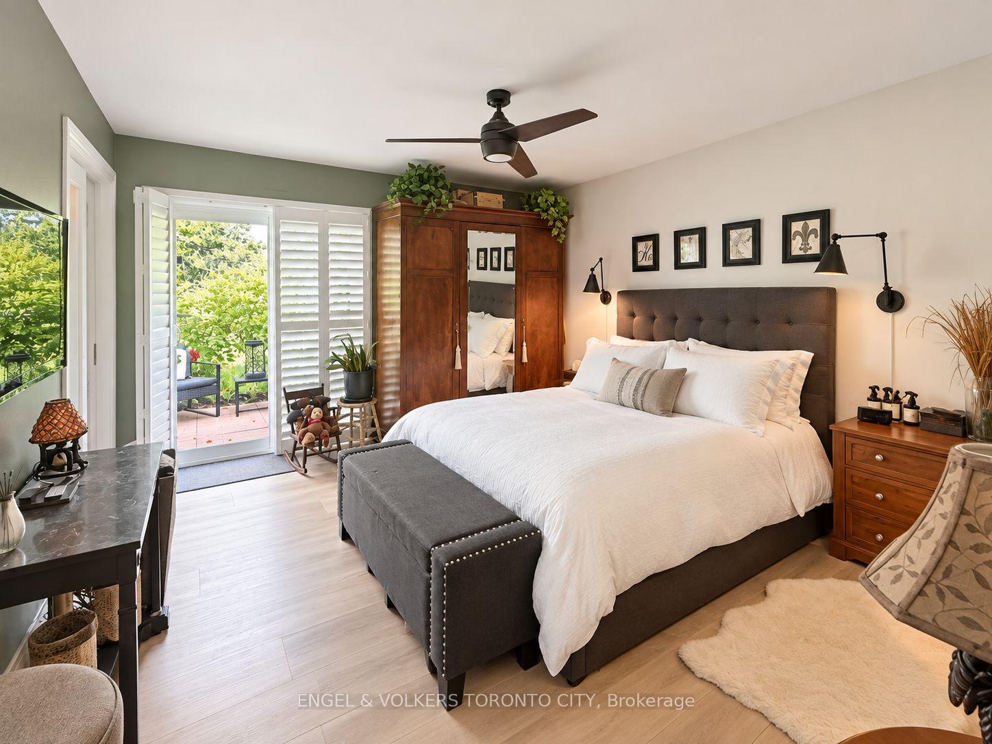 Photo 16 of 444 Oxbow Crescent, Collingwood — HOMEH