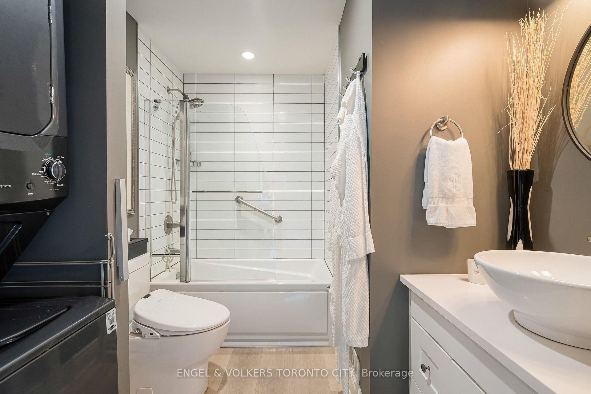 Photo 20 of 444 Oxbow Crescent, Collingwood — HOMEH