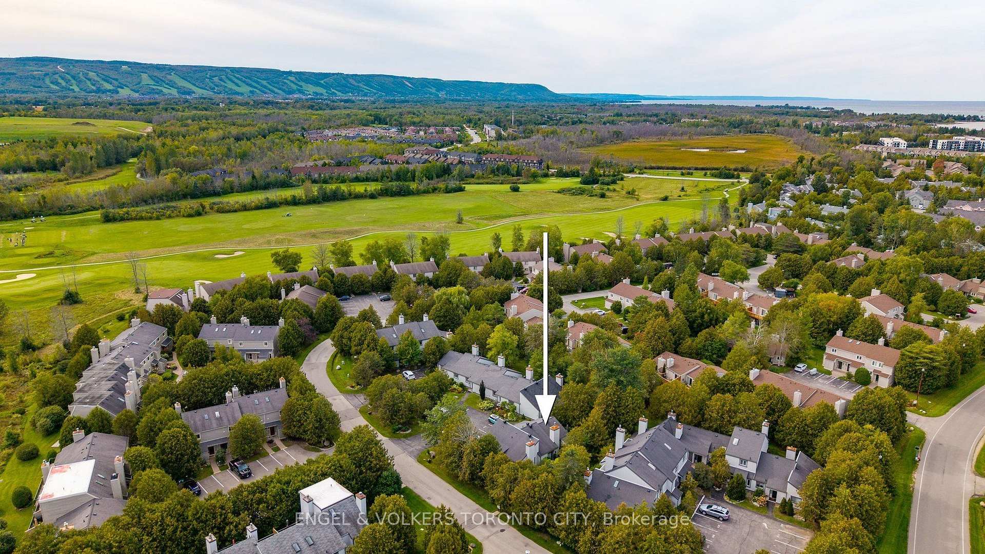 Photo 25 of 444 Oxbow Crescent, Collingwood — HOMEH