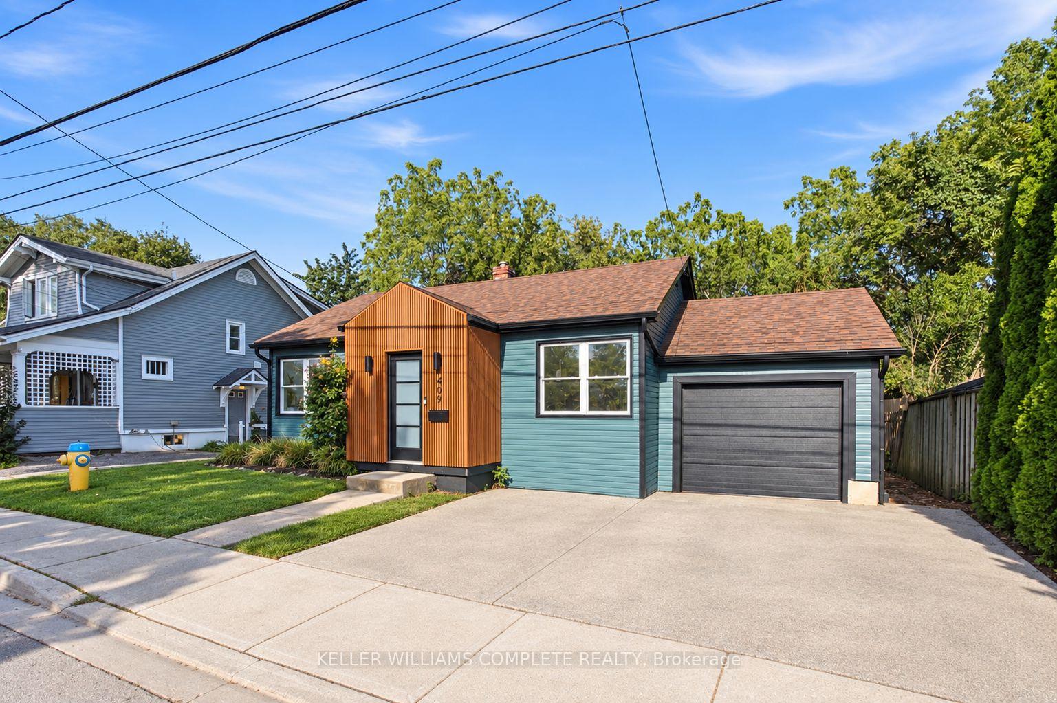 Photo 2 of 409 Ontario Street, Grimsby, Grimsby Beach — HOMEH