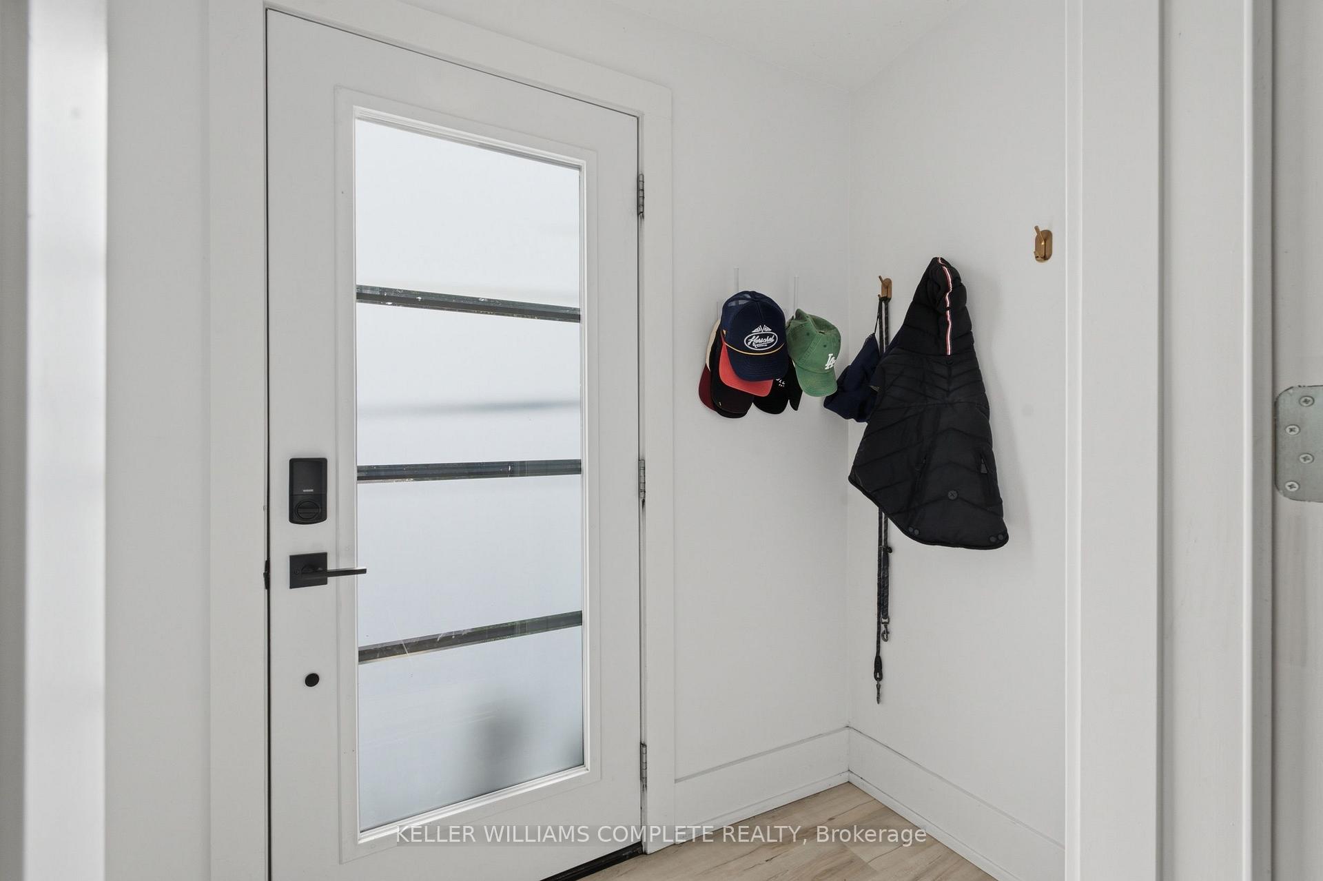 Photo 3 of 409 Ontario Street, Grimsby, Grimsby Beach — HOMEH