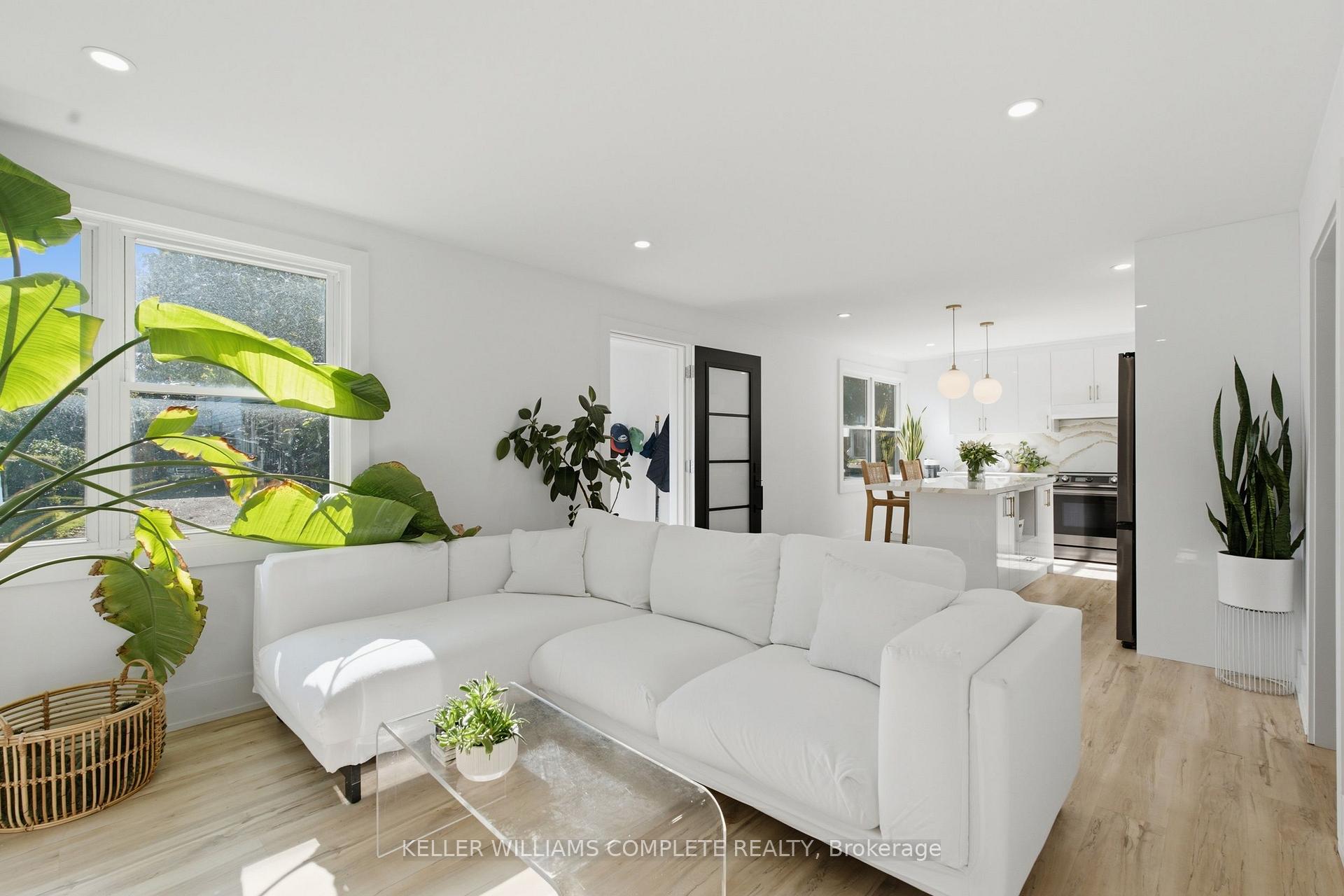 Photo 7 of 409 Ontario Street, Grimsby, Grimsby Beach — HOMEH