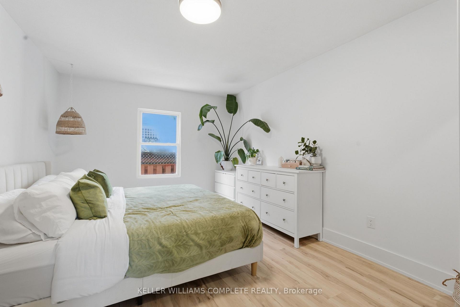 Photo 17 of 409 Ontario Street, Grimsby, Grimsby Beach — HOMEH