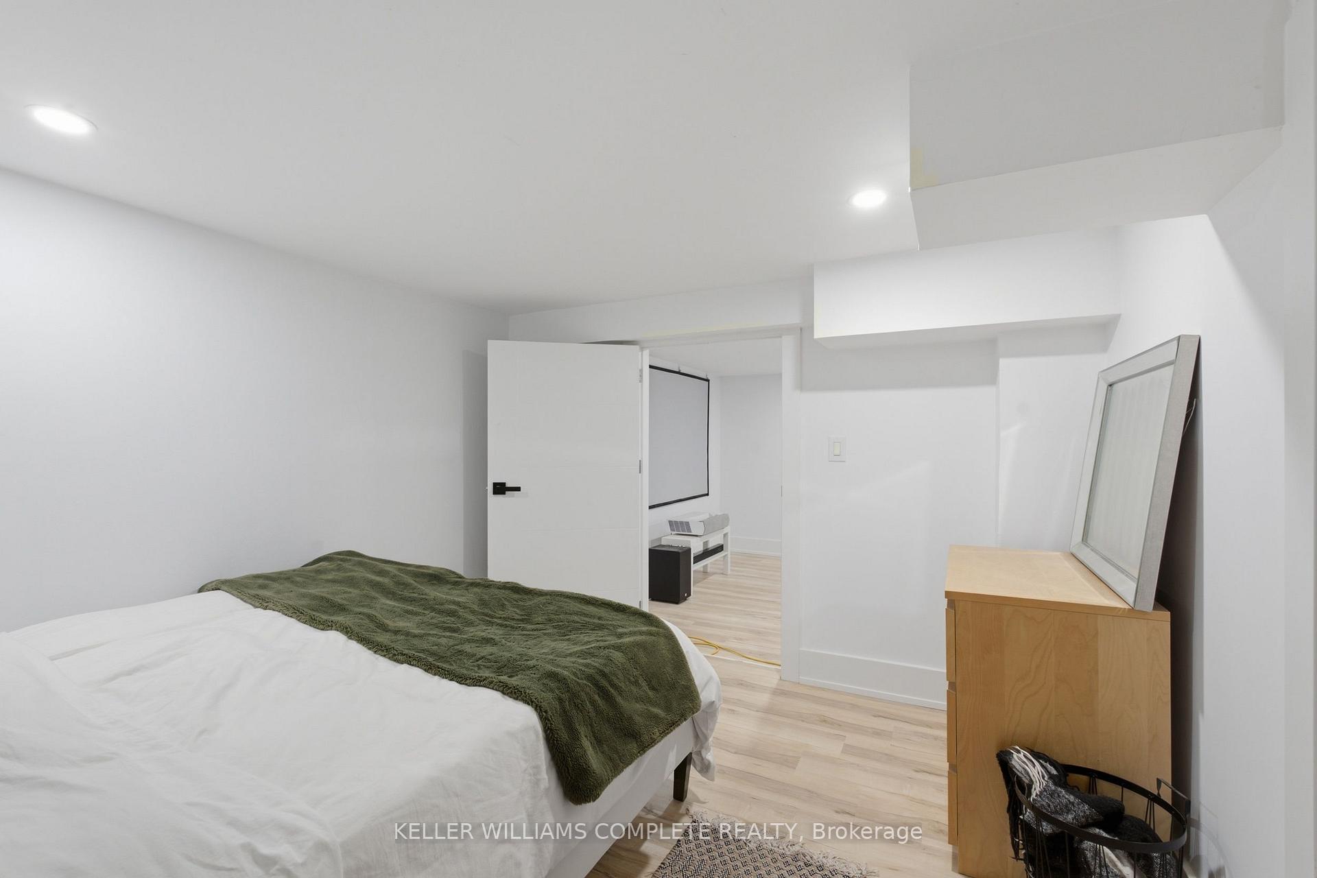 Photo 28 of 409 Ontario Street, Grimsby, Grimsby Beach — HOMEH