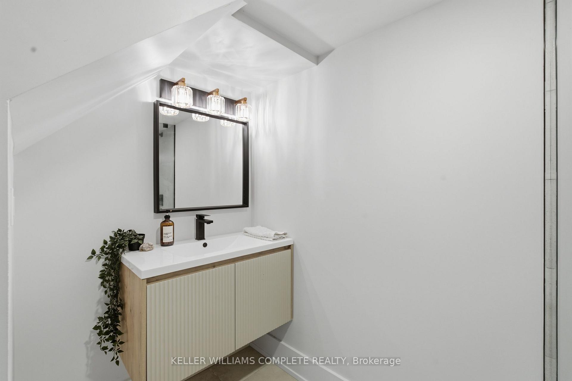 Photo 29 of 409 Ontario Street, Grimsby, Grimsby Beach — HOMEH