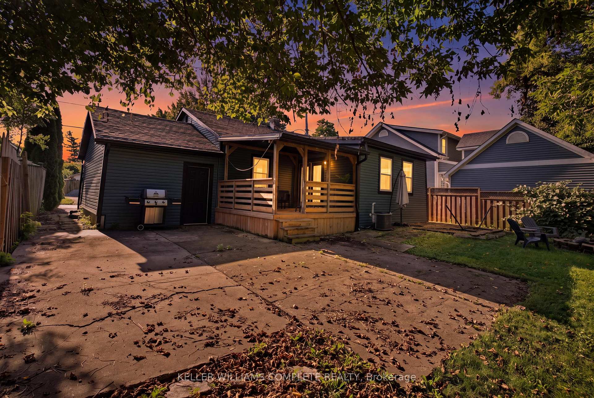 Photo 39 of 409 Ontario Street, Grimsby, Grimsby Beach — HOMEH