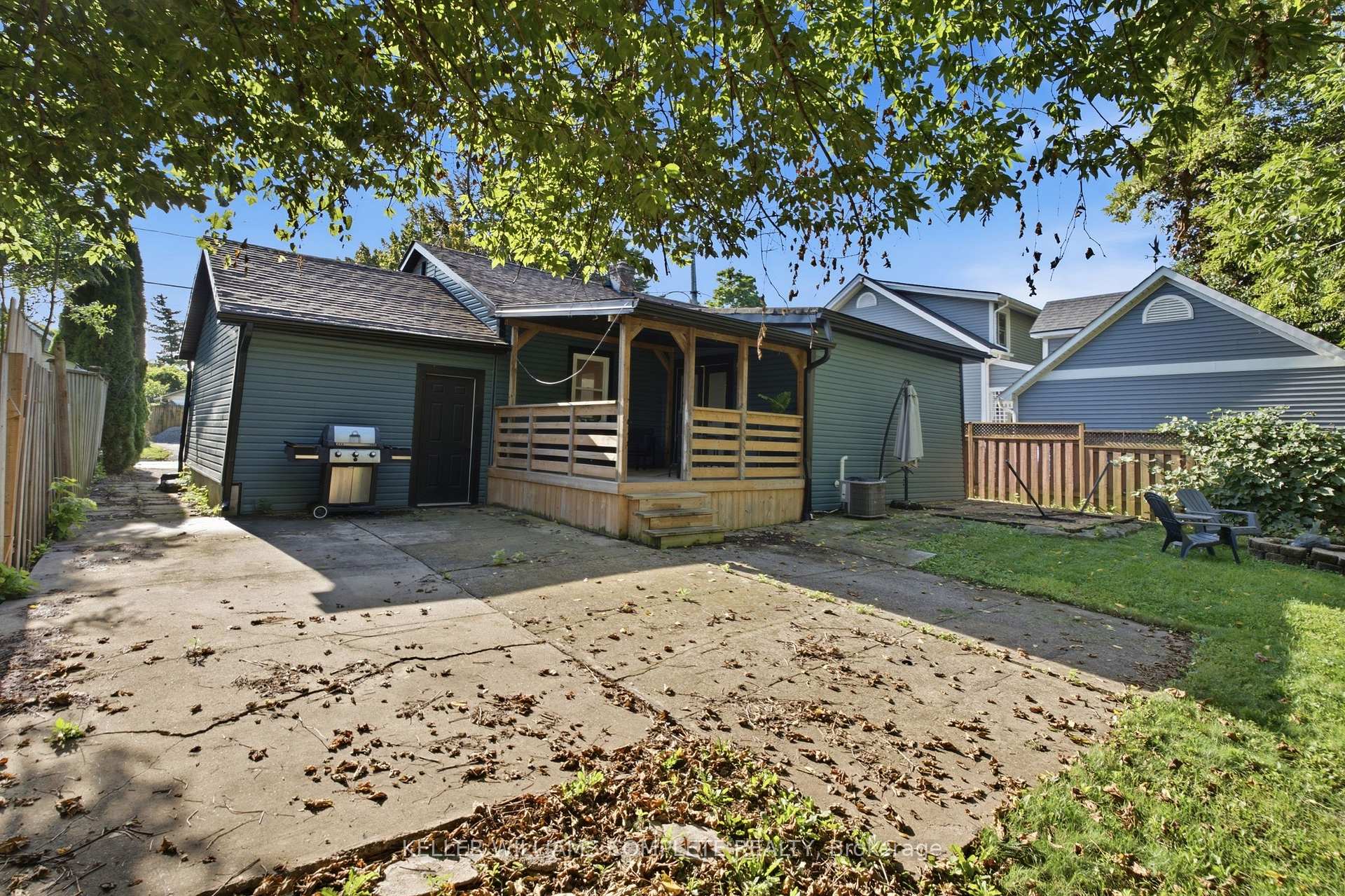 Photo 40 of 409 Ontario Street, Grimsby, Grimsby Beach — HOMEH