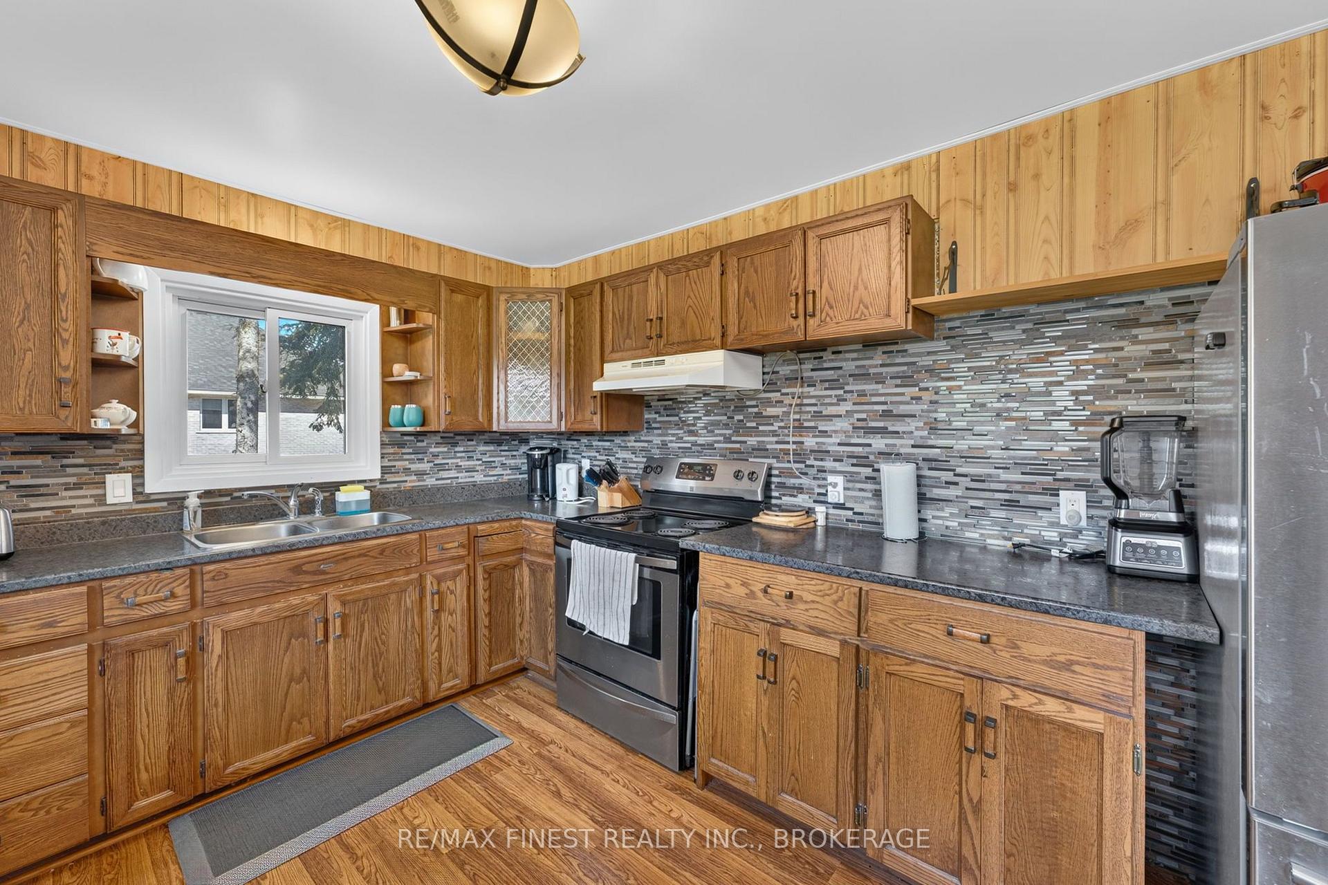 Photo 5 of 54 Bayview Drive, Greater Napanee, Greater Napanee — HOMEH