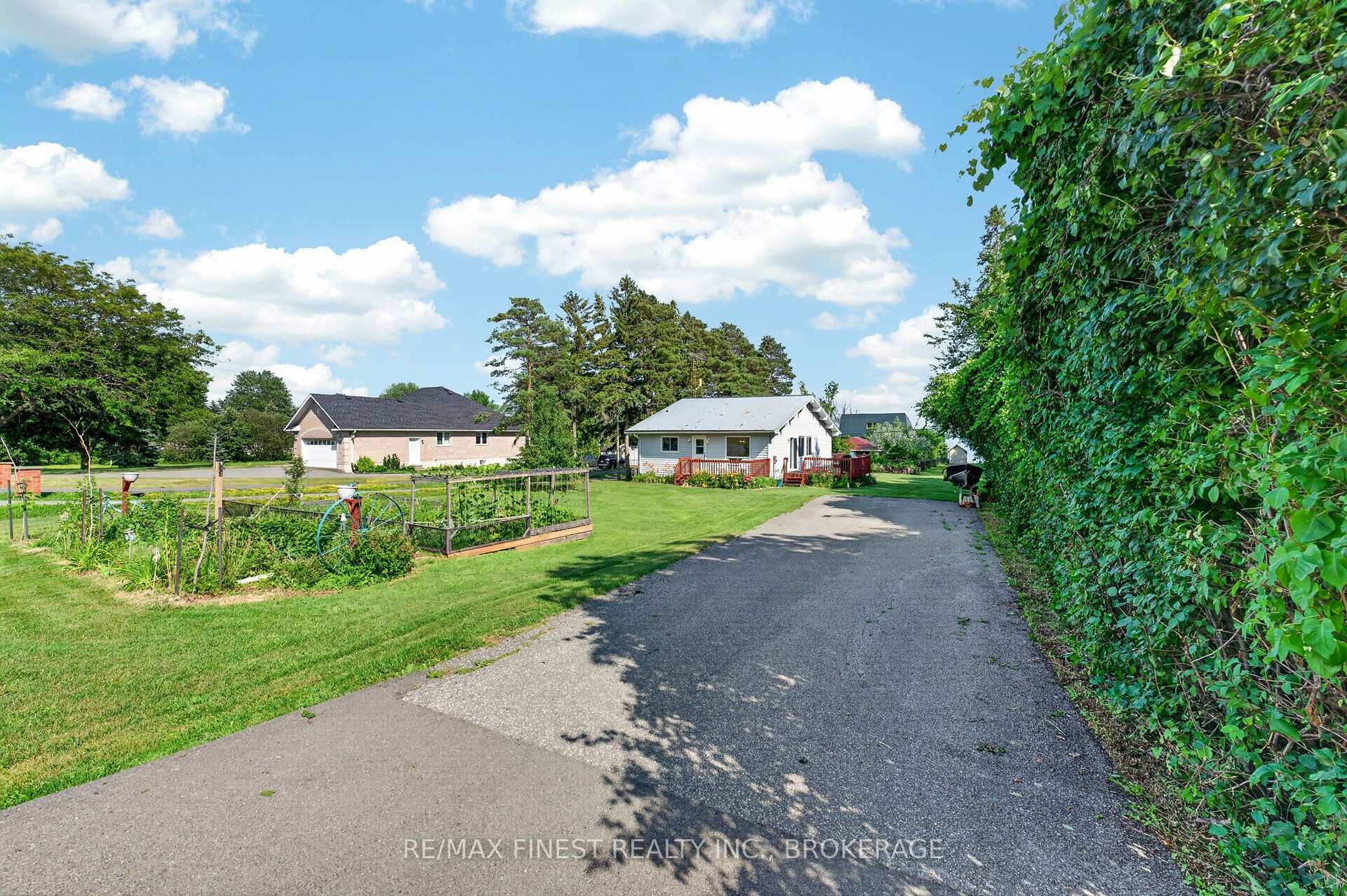 Photo 26 of 54 Bayview Drive, Greater Napanee, Greater Napanee — HOMEH