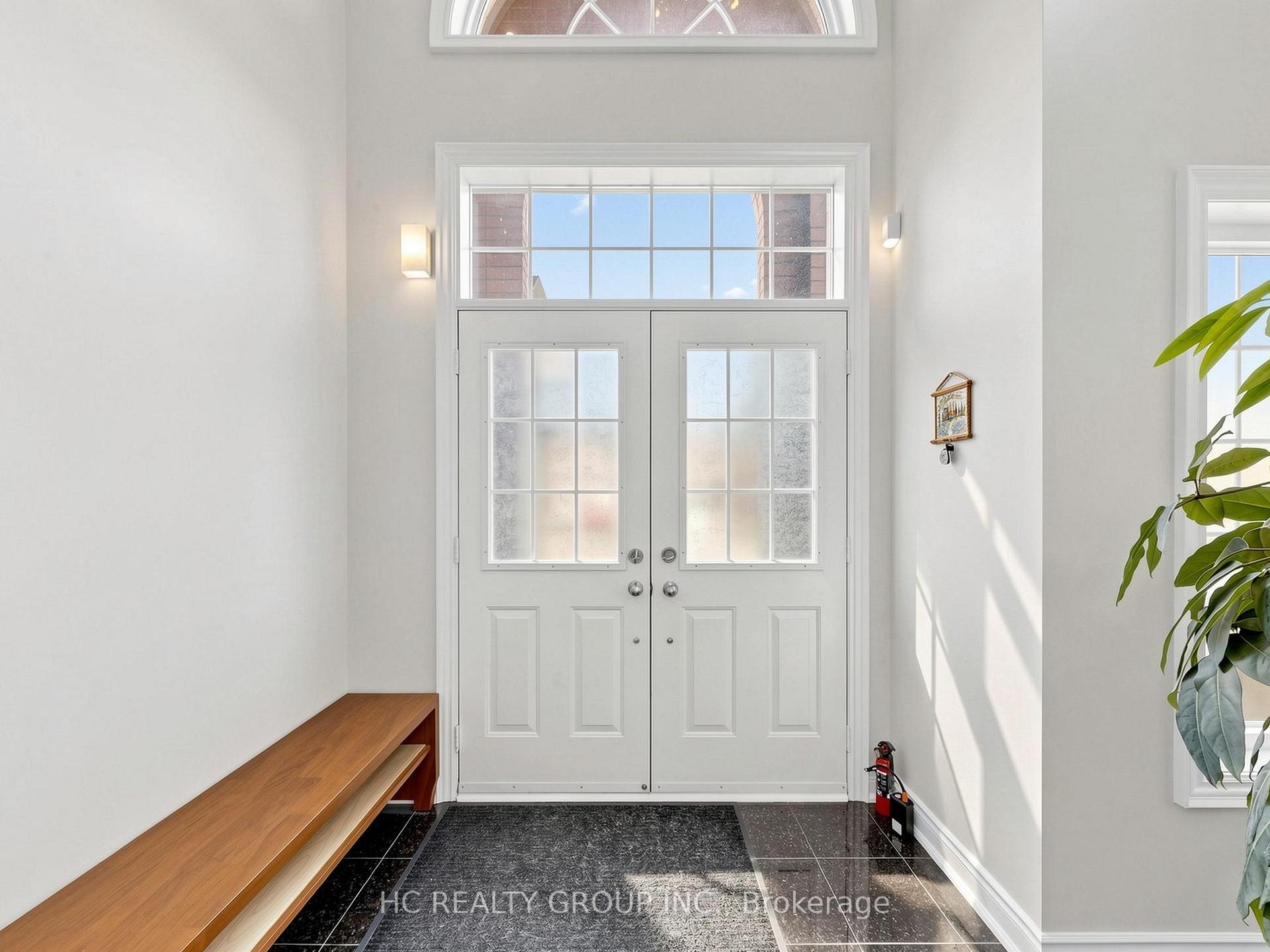 Photo 4 of 123 Ner Israel Drive, Vaughan, Patterson — HOMEH