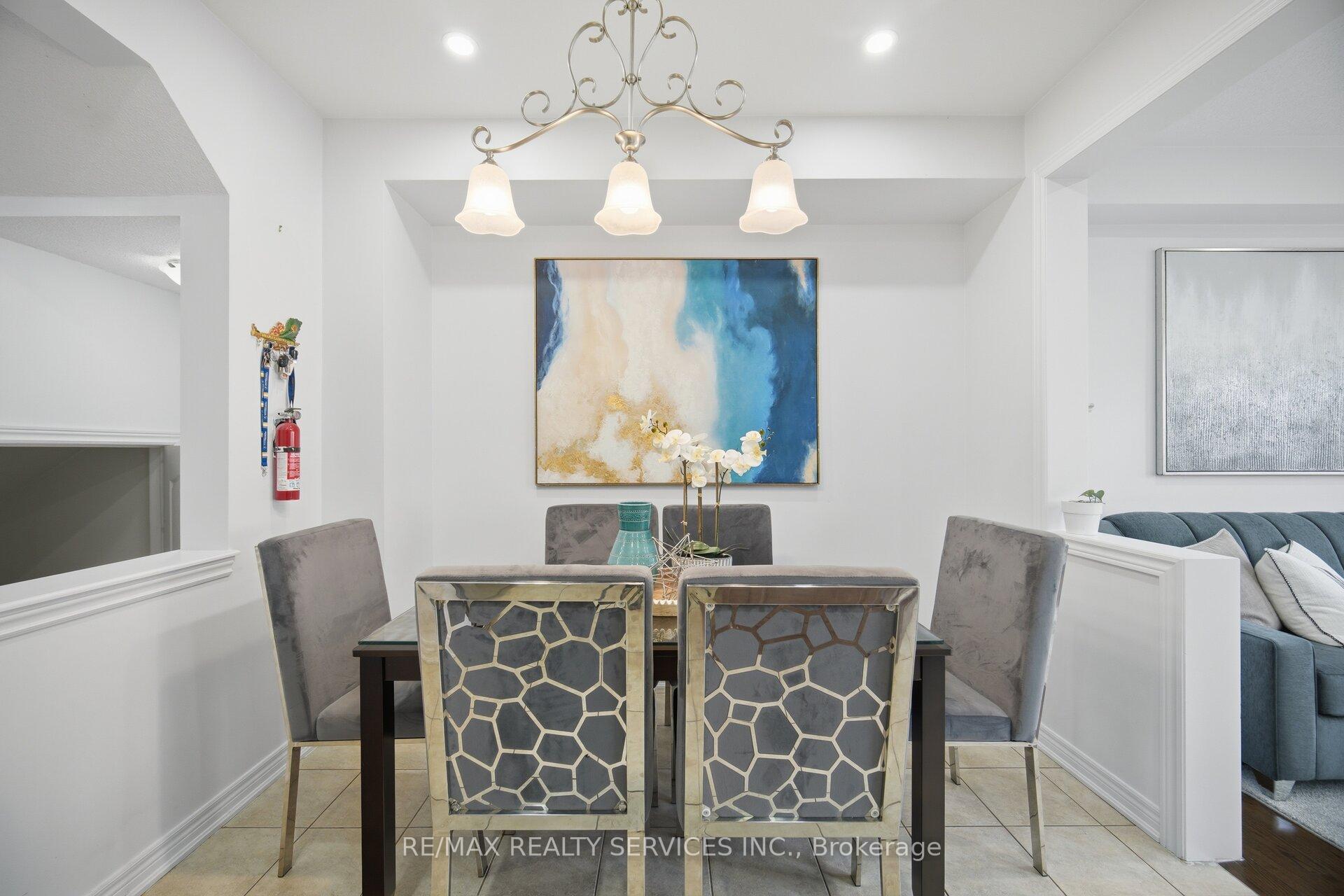 Photo 9 of 18 Seedland Crescent, Brampton, Sandringham-Wellington — HOMEH