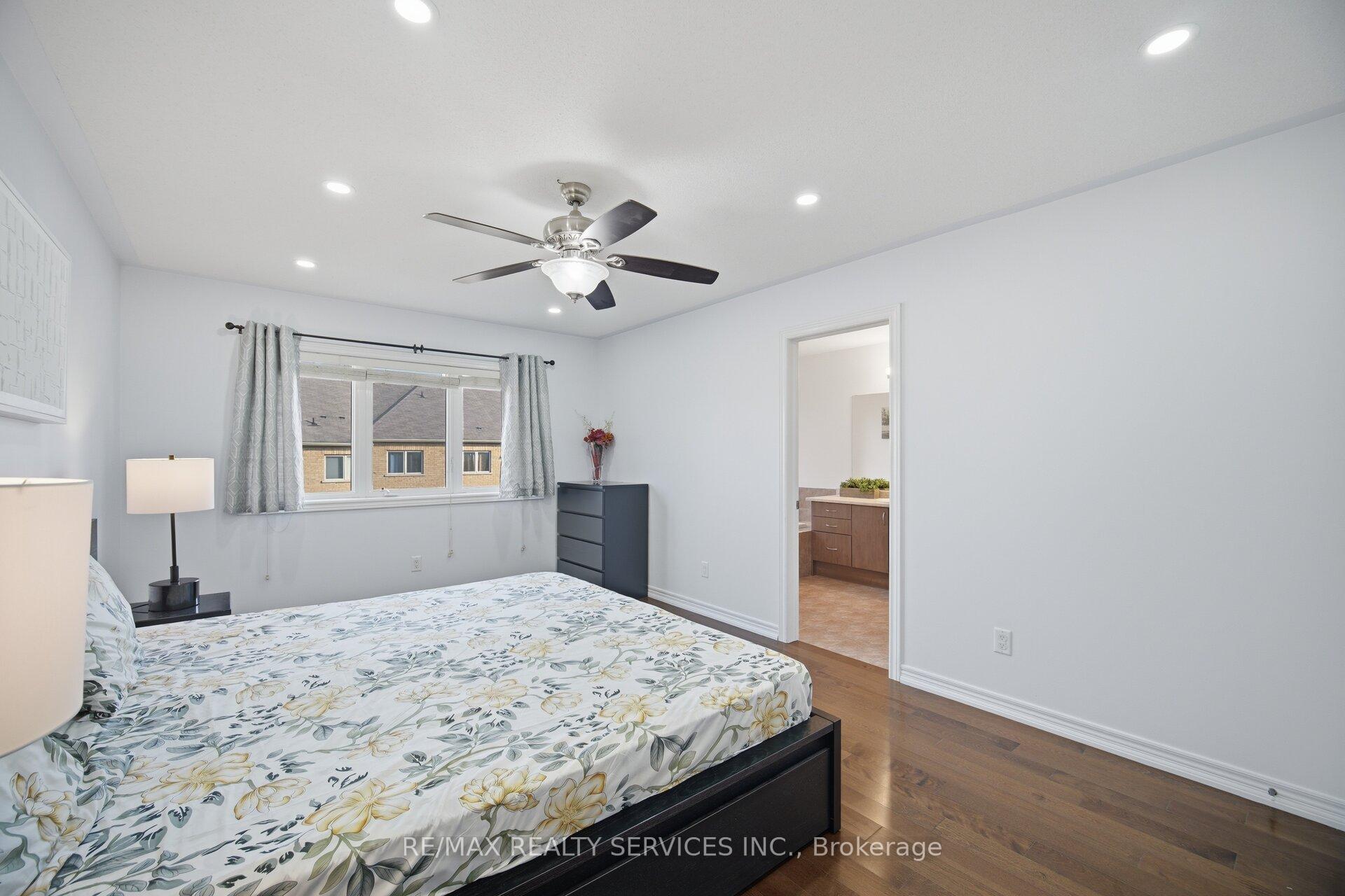 Photo 19 of 18 Seedland Crescent, Brampton, Sandringham-Wellington — HOMEH