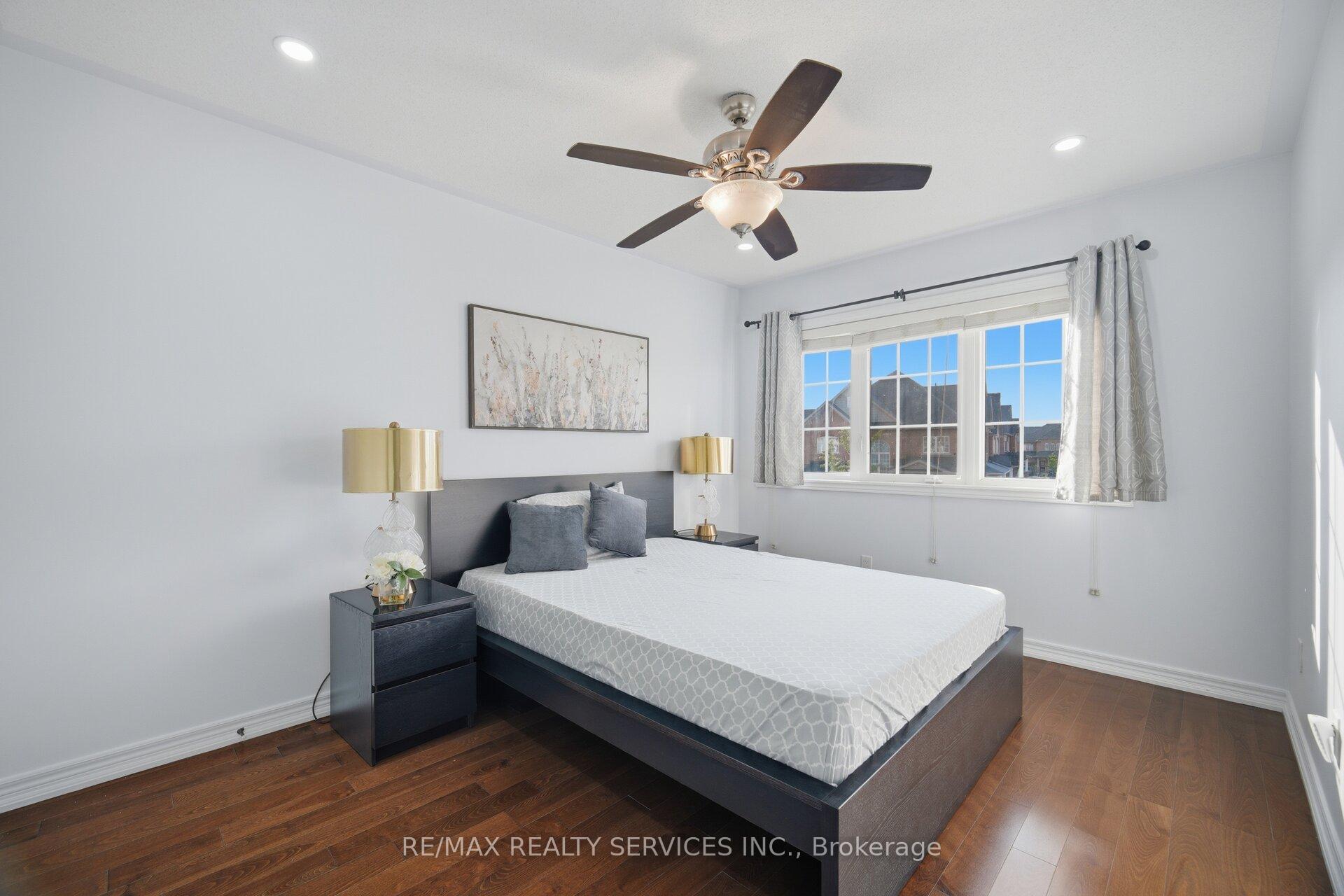 Photo 24 of 18 Seedland Crescent, Brampton, Sandringham-Wellington — HOMEH