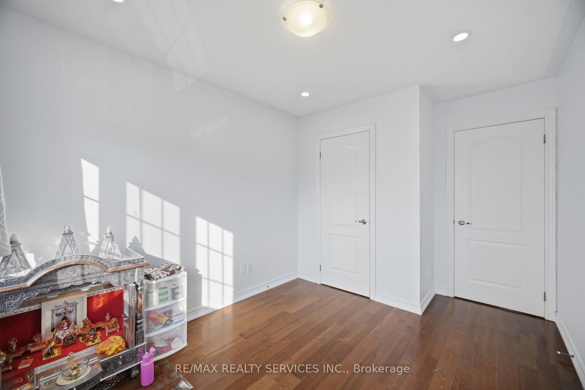 Photo 27 of 18 Seedland Crescent, Brampton, Sandringham-Wellington — HOMEH