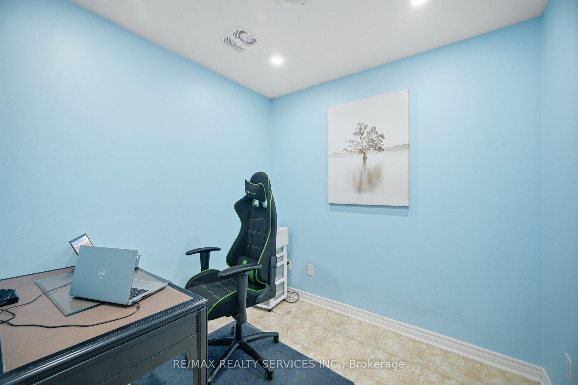 Photo 28 of 18 Seedland Crescent, Brampton, Sandringham-Wellington — HOMEH