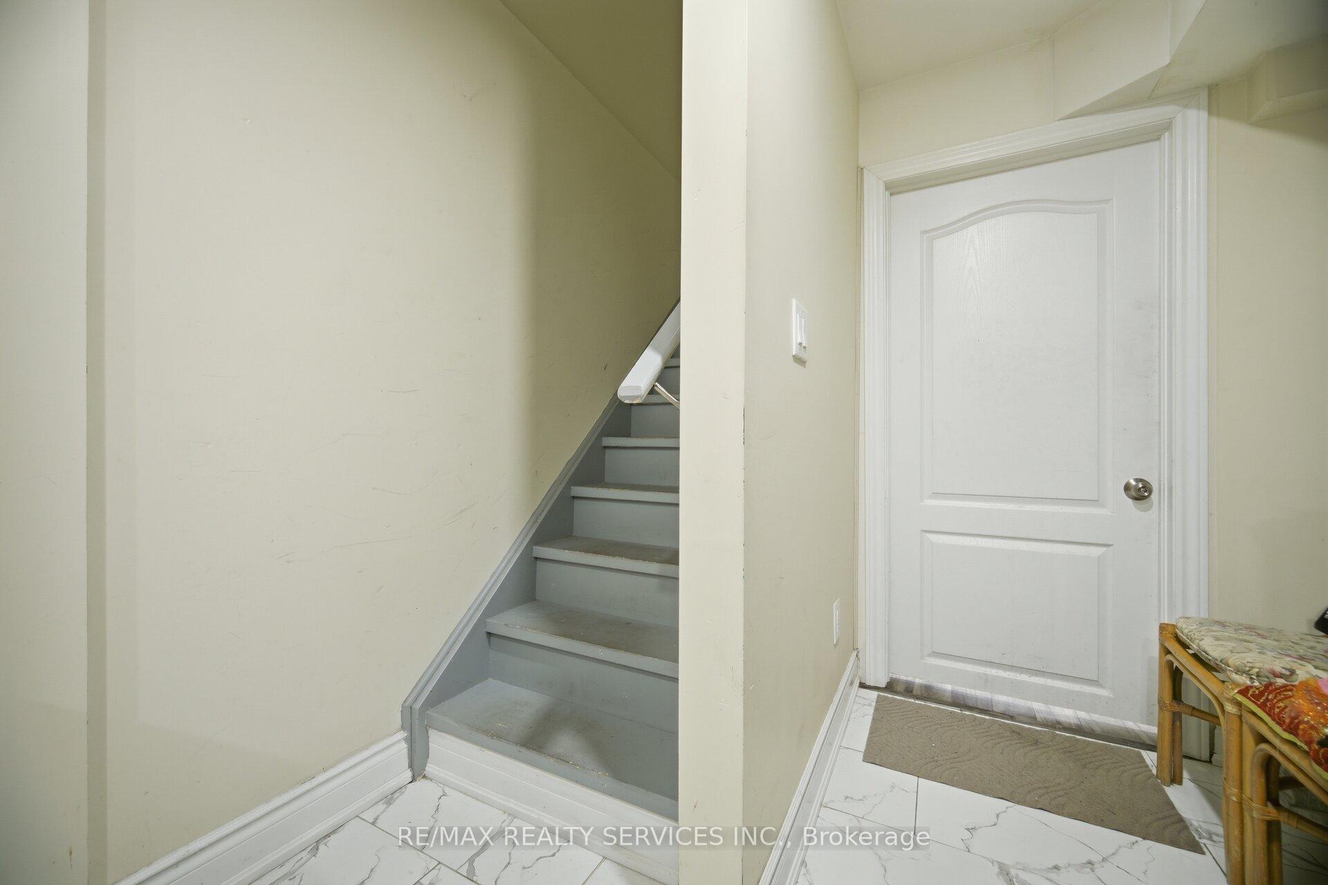 Photo 31 of 18 Seedland Crescent, Brampton, Sandringham-Wellington — HOMEH