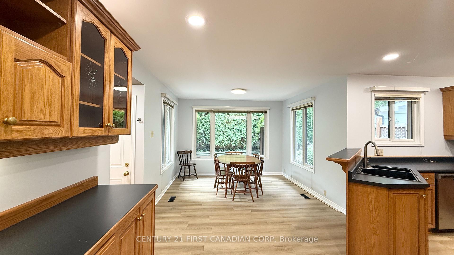 Photo 6 of 80 Rollscourt Place, London, North K — HOMEH