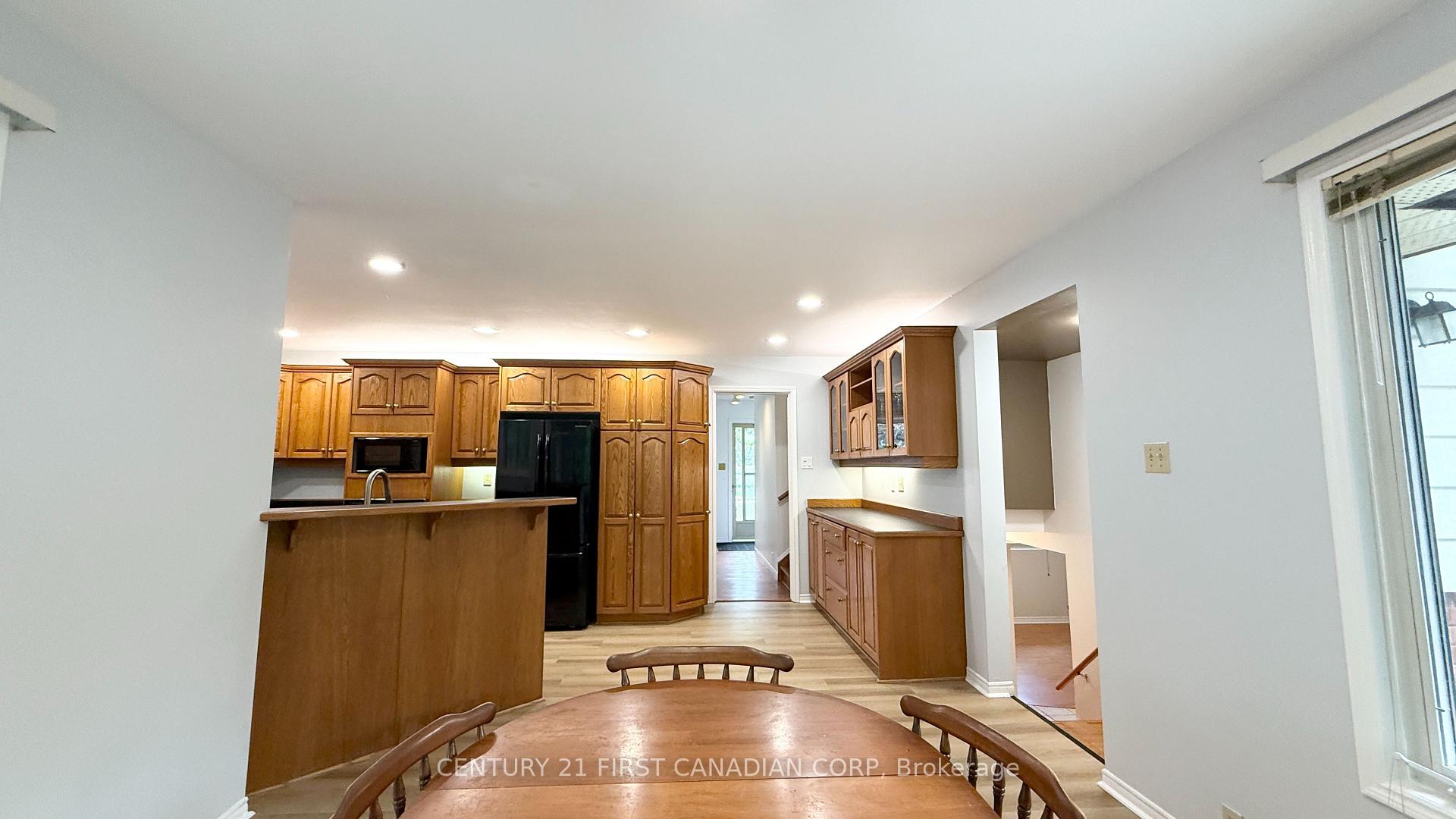 Photo 8 of 80 Rollscourt Place, London, North K — HOMEH