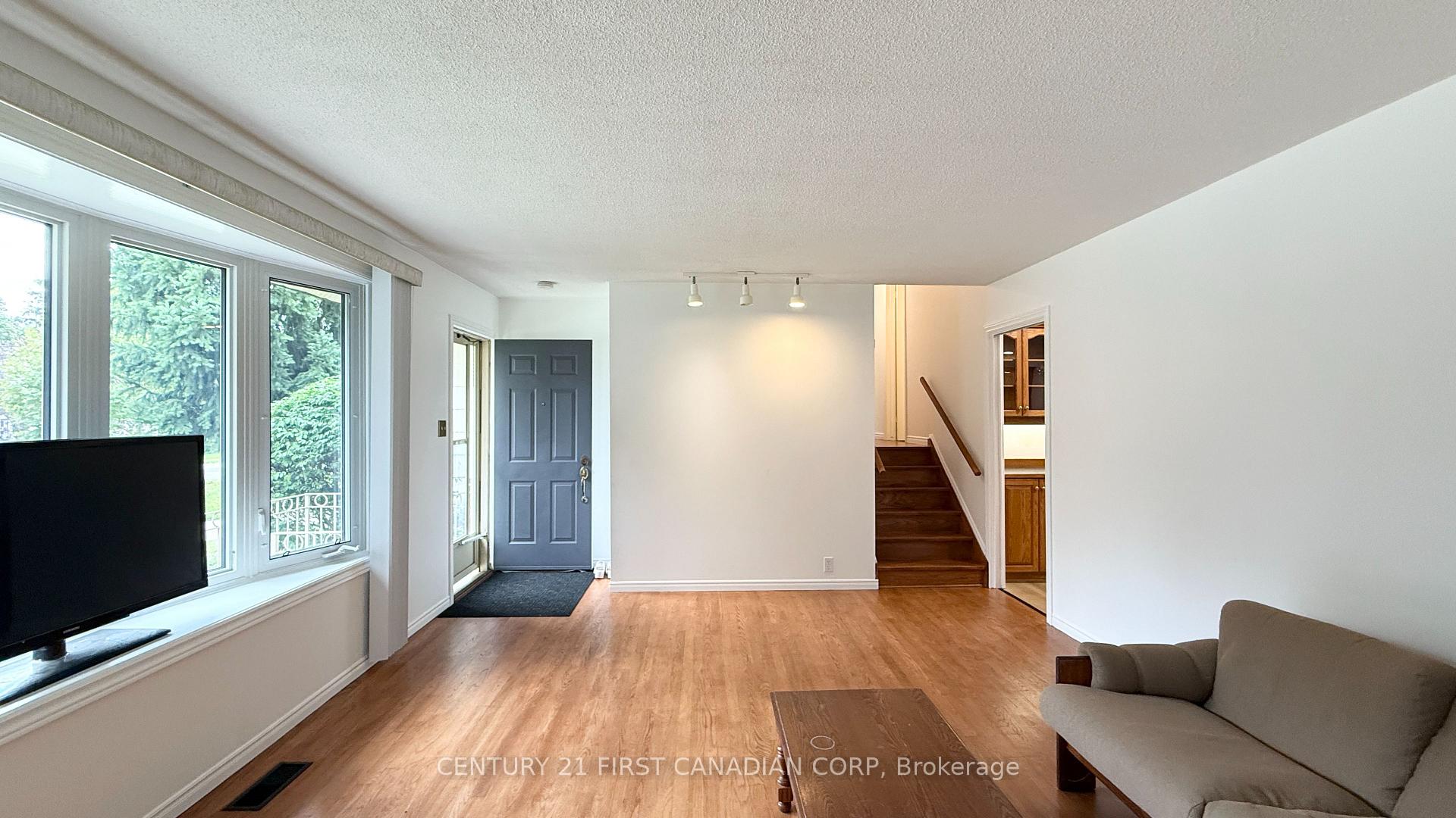 Photo 13 of 80 Rollscourt Place, London, North K — HOMEH