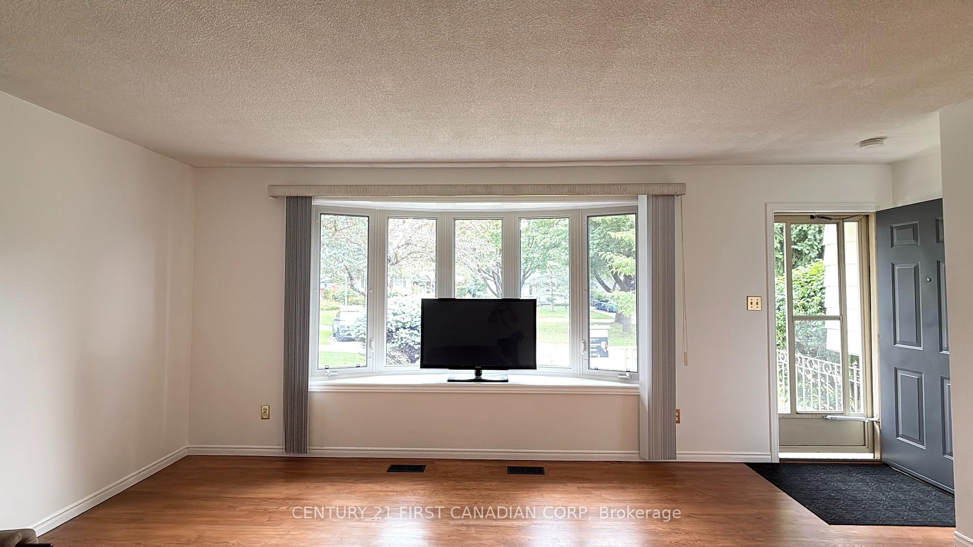 Photo 14 of 80 Rollscourt Place, London, North K — HOMEH