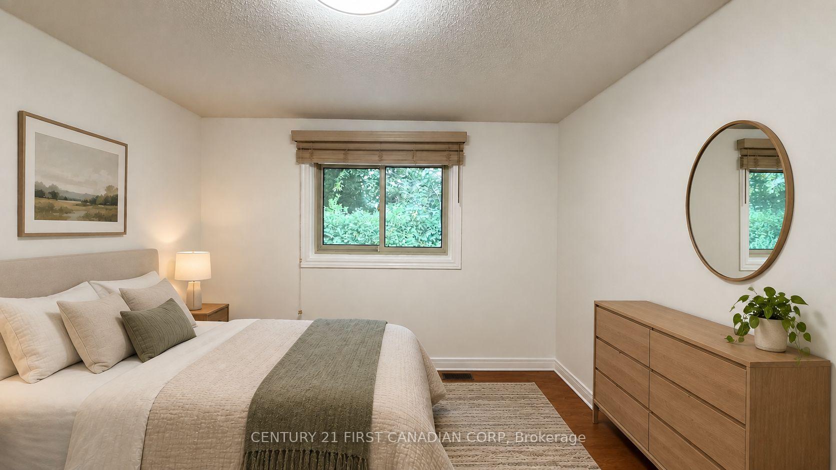 Photo 16 of 80 Rollscourt Place, London, North K — HOMEH