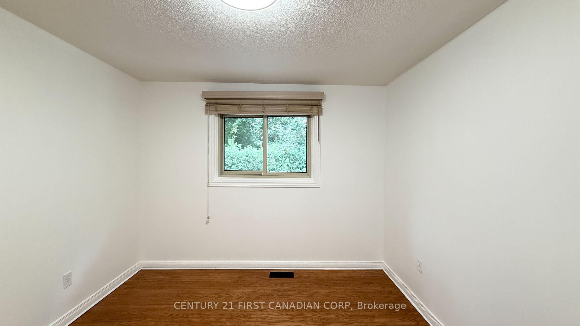Photo 17 of 80 Rollscourt Place, London, North K — HOMEH