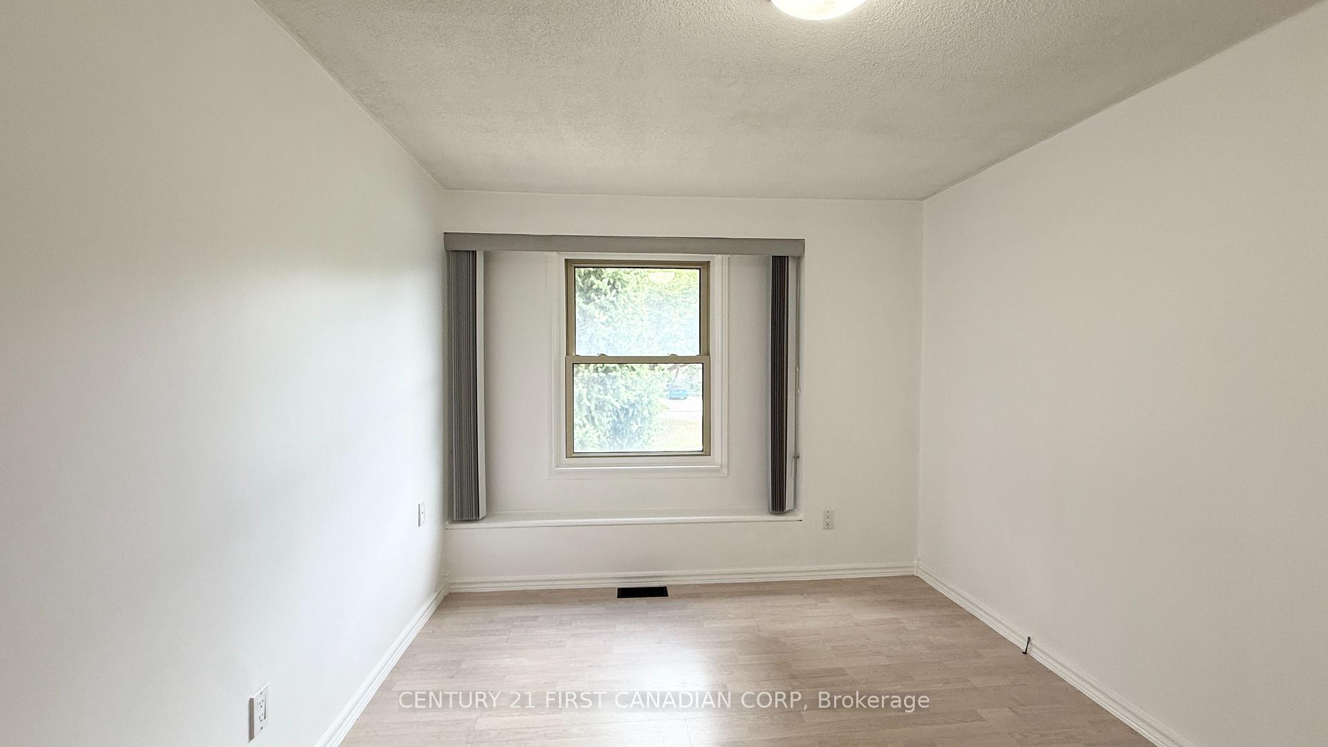 Photo 23 of 80 Rollscourt Place, London, North K — HOMEH