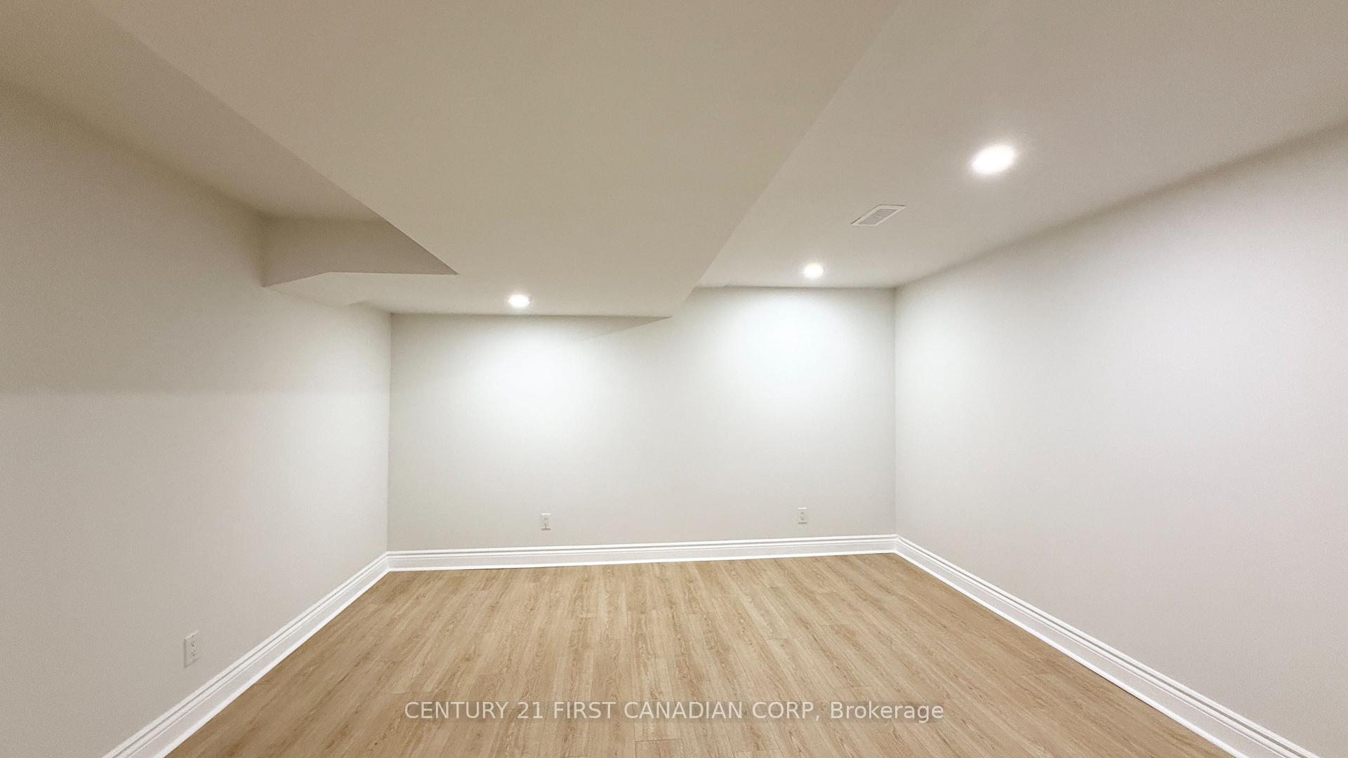 Photo 35 of 80 Rollscourt Place, London, North K — HOMEH