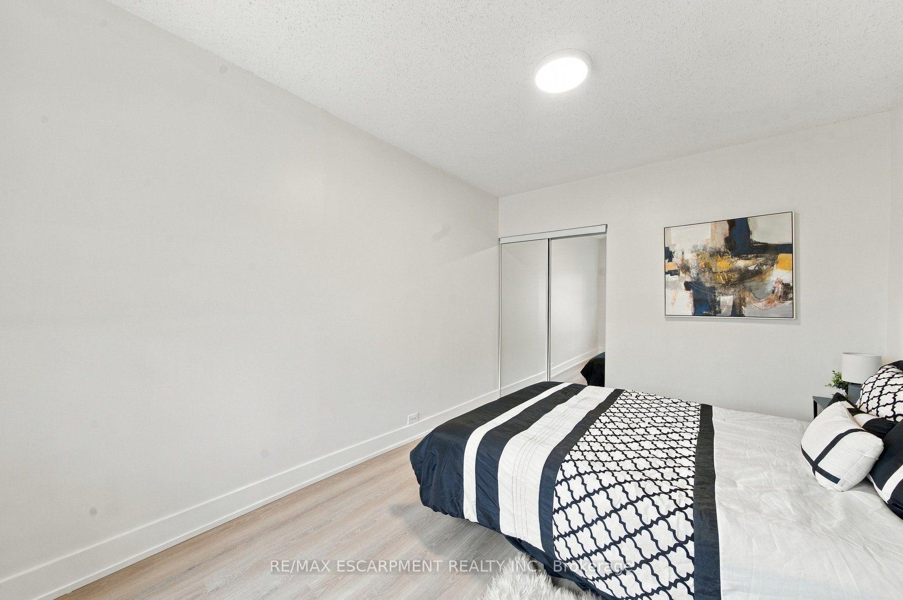 Photo 8 of 154 Campbell Avenue, Hamilton, Crown Point — HOMEH