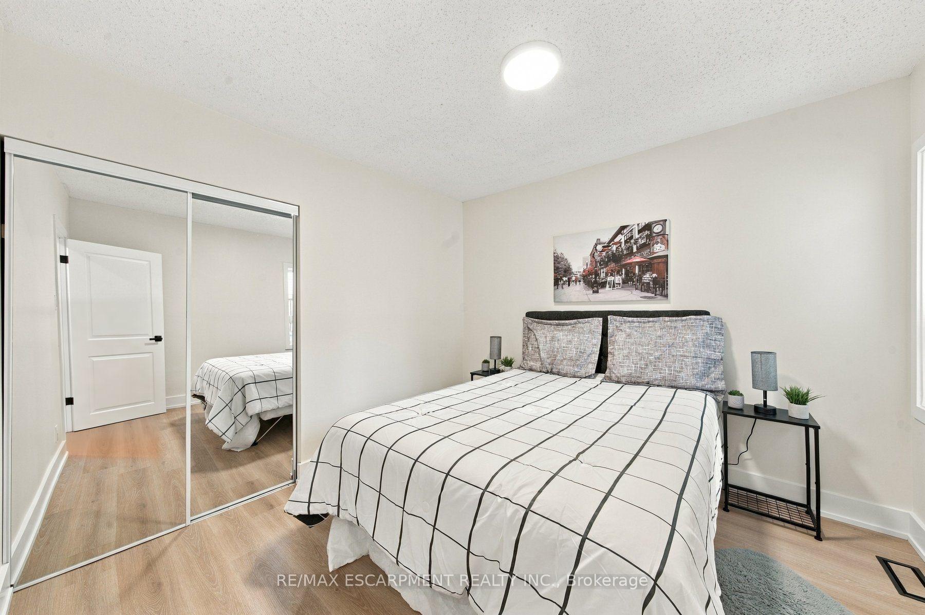Photo 12 of 154 Campbell Avenue, Hamilton, Crown Point — HOMEH