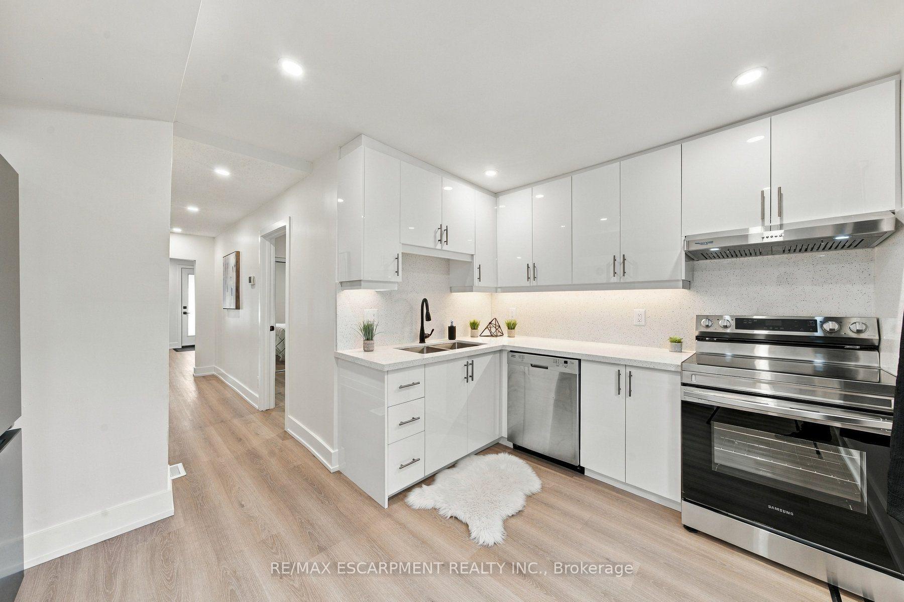 Photo 15 of 154 Campbell Avenue, Hamilton, Crown Point — HOMEH