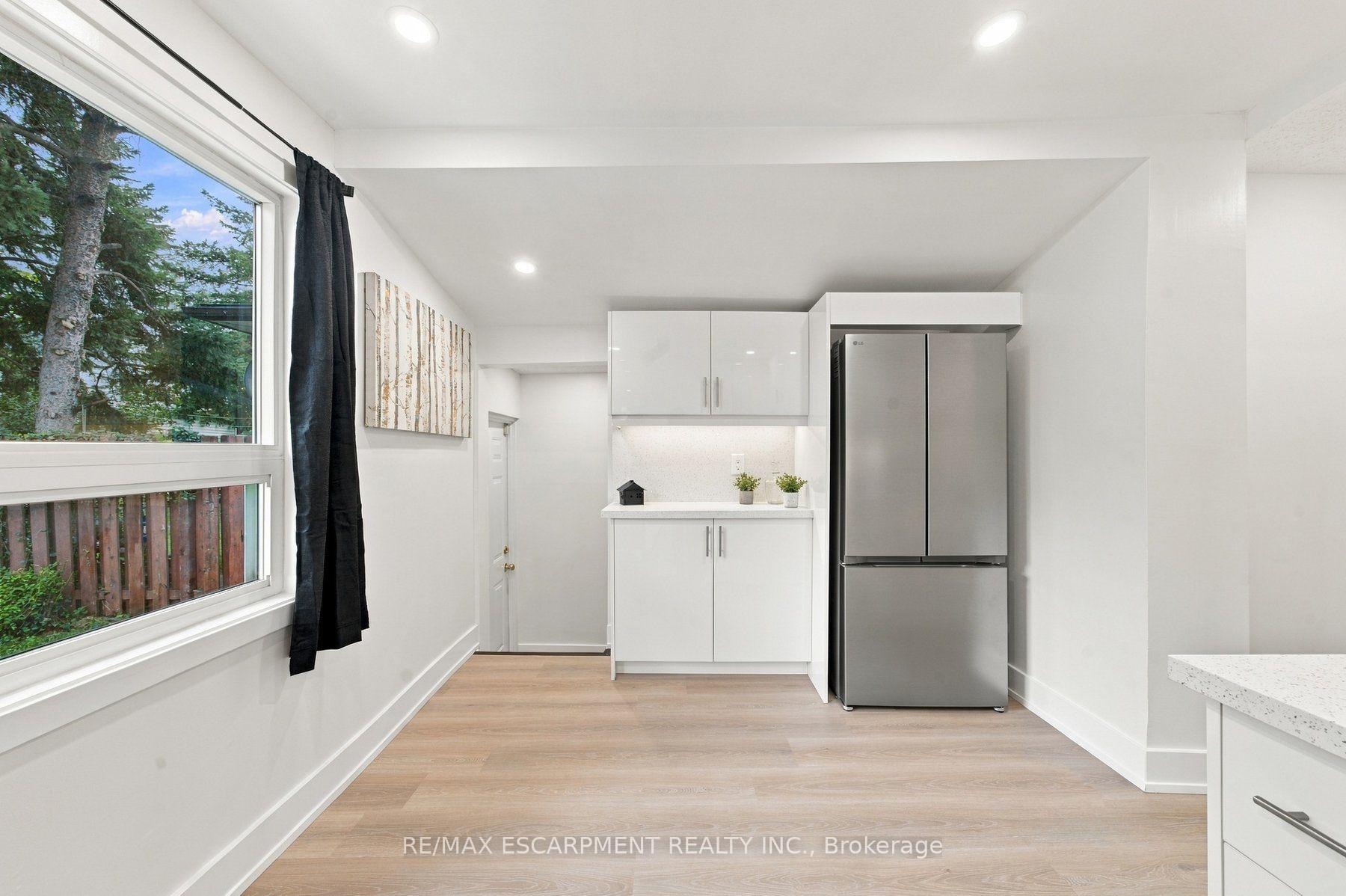 Photo 17 of 154 Campbell Avenue, Hamilton, Crown Point — HOMEH
