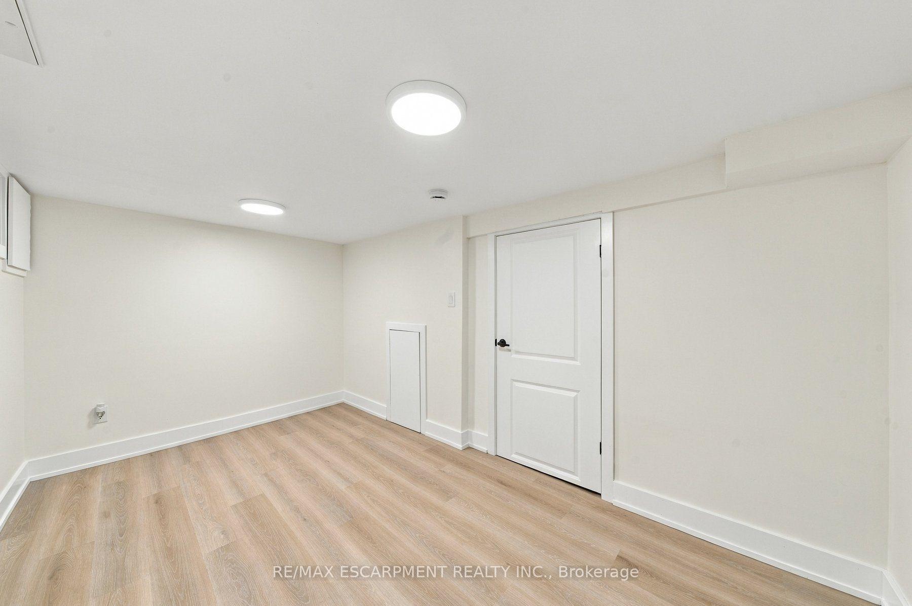 Photo 18 of 154 Campbell Avenue, Hamilton, Crown Point — HOMEH