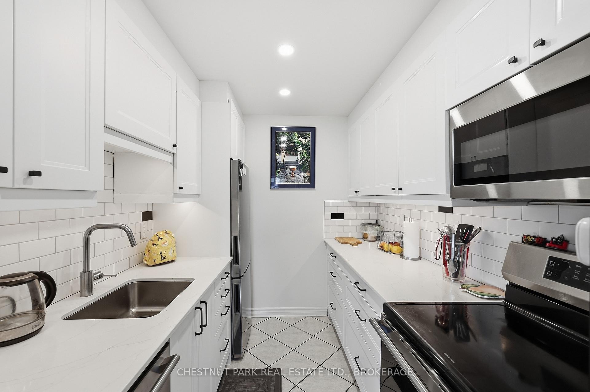 Photo 15 of Unit 401, 165 Ontario Street, Kingston, Central City East — HOMEH