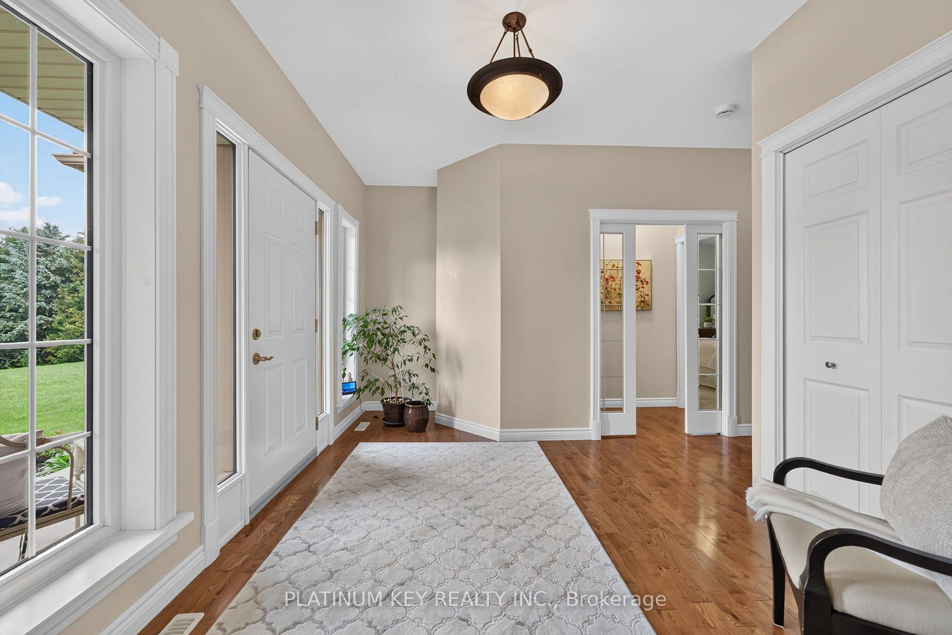 Photo 4 of 653 Peter Street, Strathroy-Caradoc, Melbourne — HOMEH
