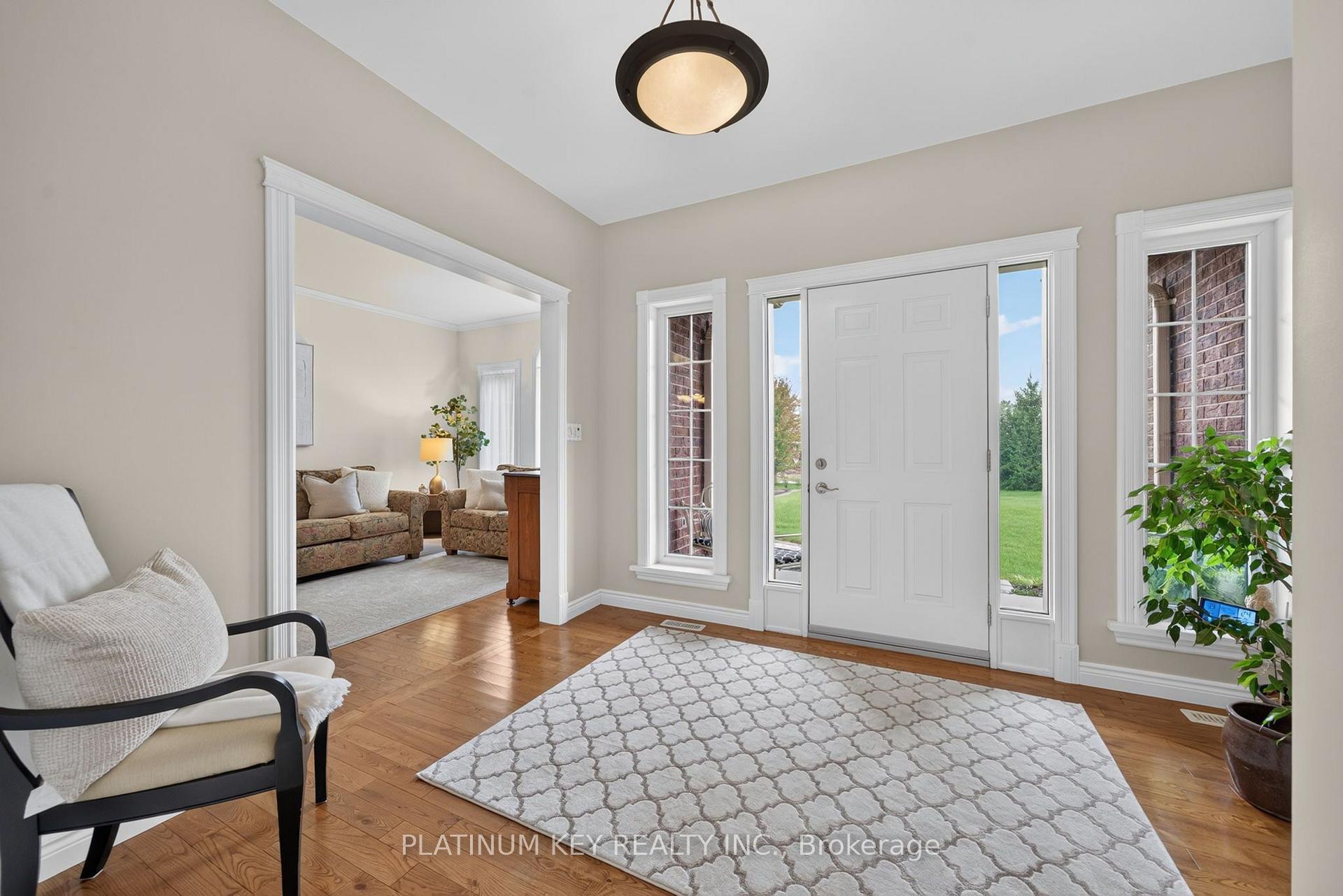 Photo 5 of 653 Peter Street, Strathroy-Caradoc, Melbourne — HOMEH