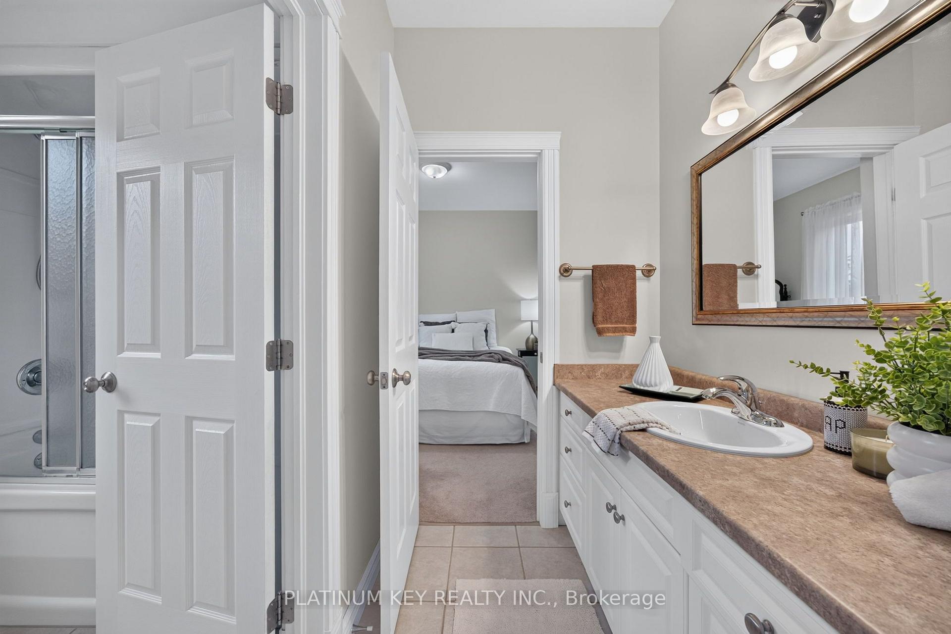 Photo 8 of 653 Peter Street, Strathroy-Caradoc, Melbourne — HOMEH