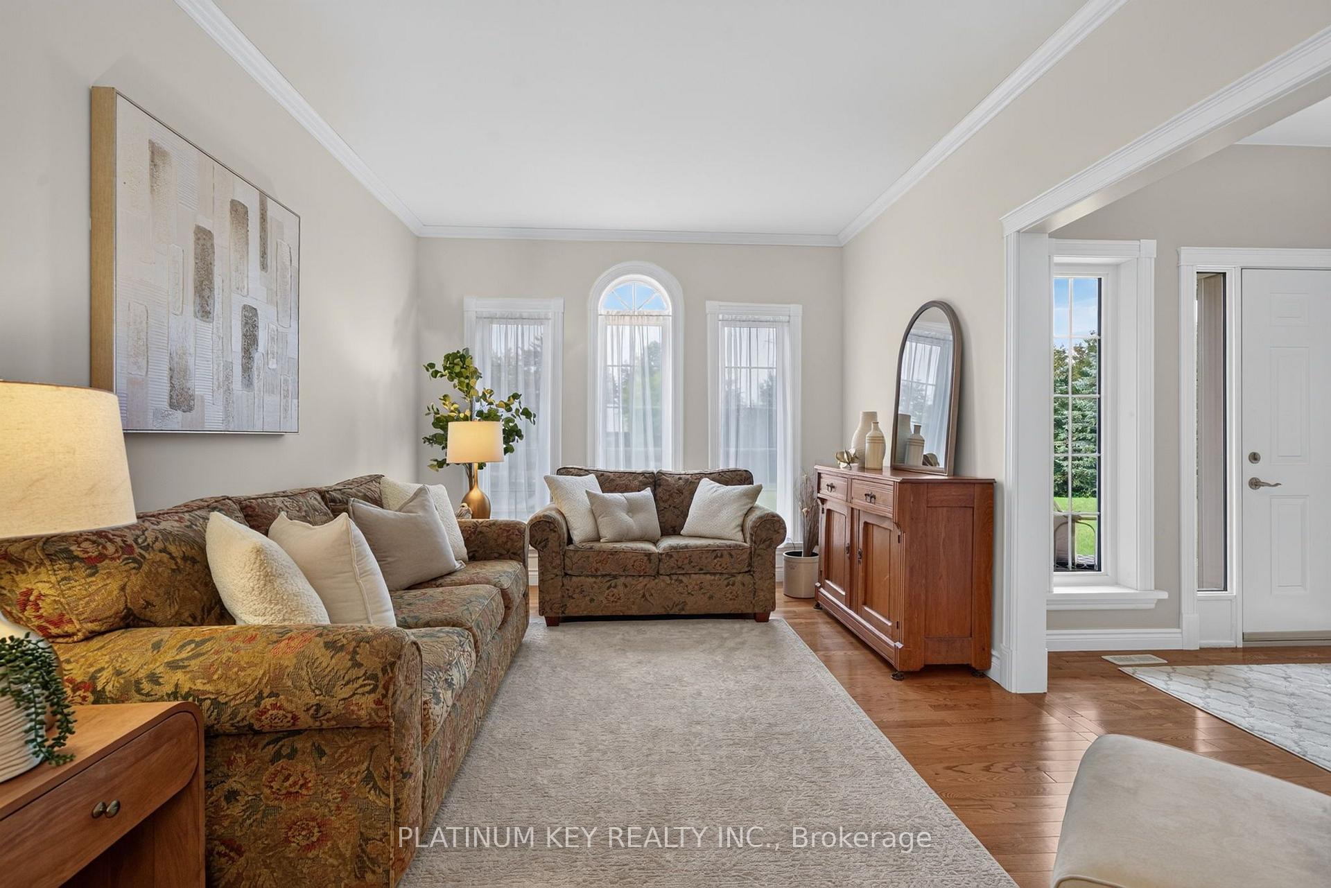 Photo 11 of 653 Peter Street, Strathroy-Caradoc, Melbourne — HOMEH