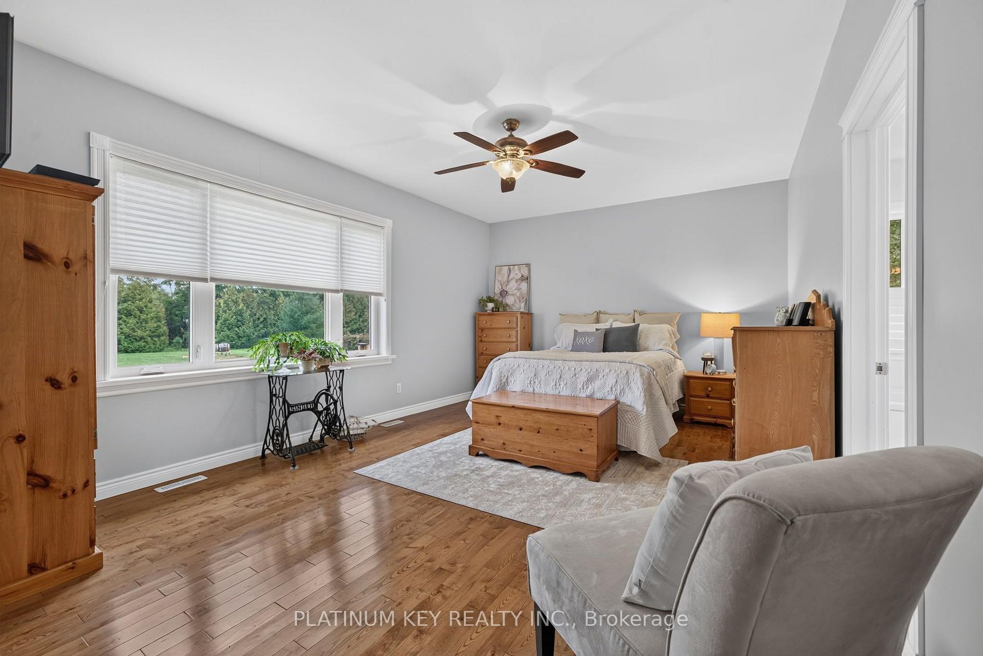 Photo 21 of 653 Peter Street, Strathroy-Caradoc, Melbourne — HOMEH