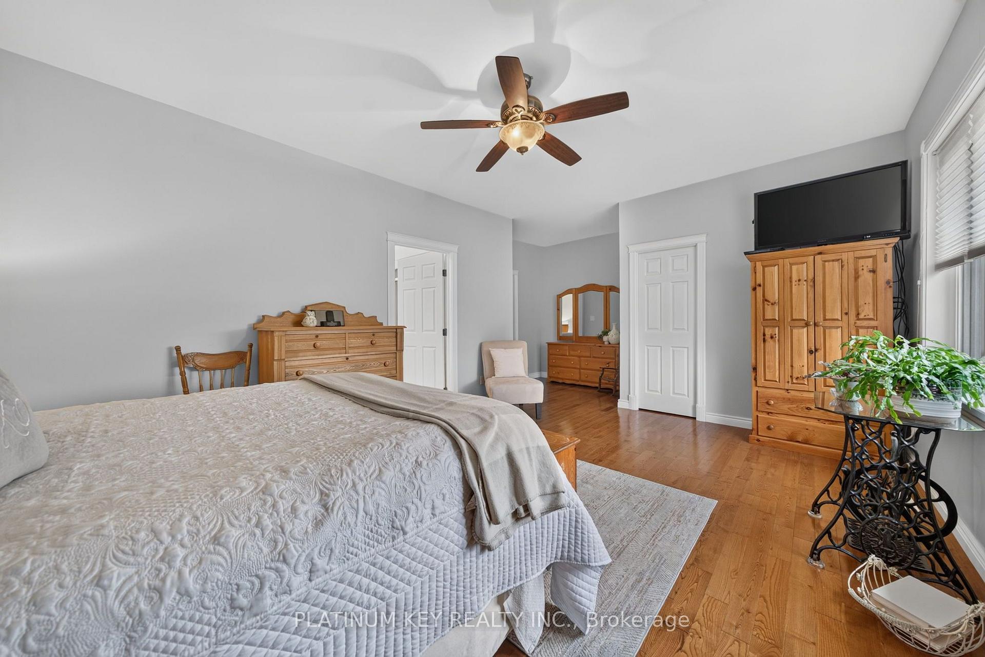 Photo 22 of 653 Peter Street, Strathroy-Caradoc, Melbourne — HOMEH
