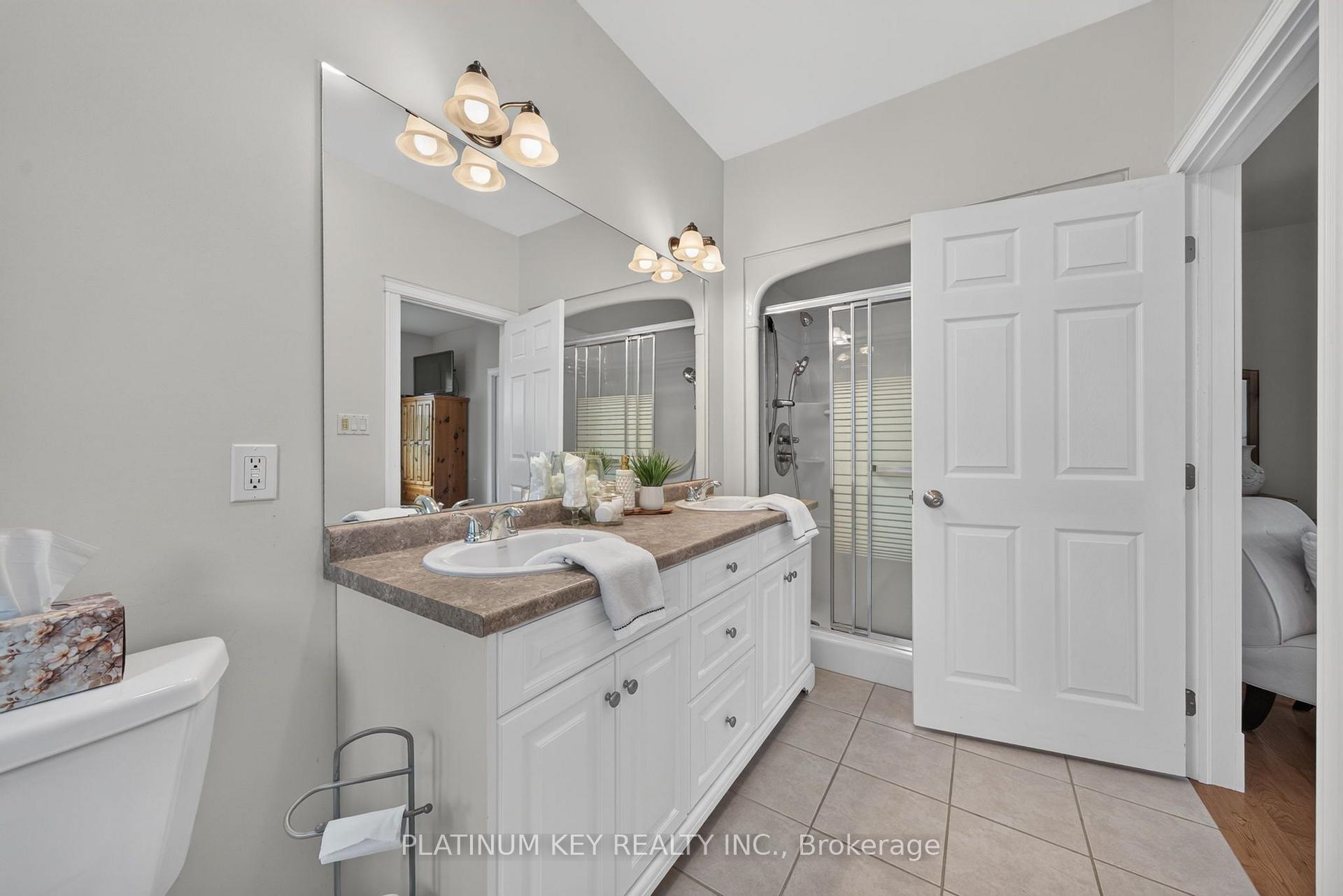 Photo 24 of 653 Peter Street, Strathroy-Caradoc, Melbourne — HOMEH