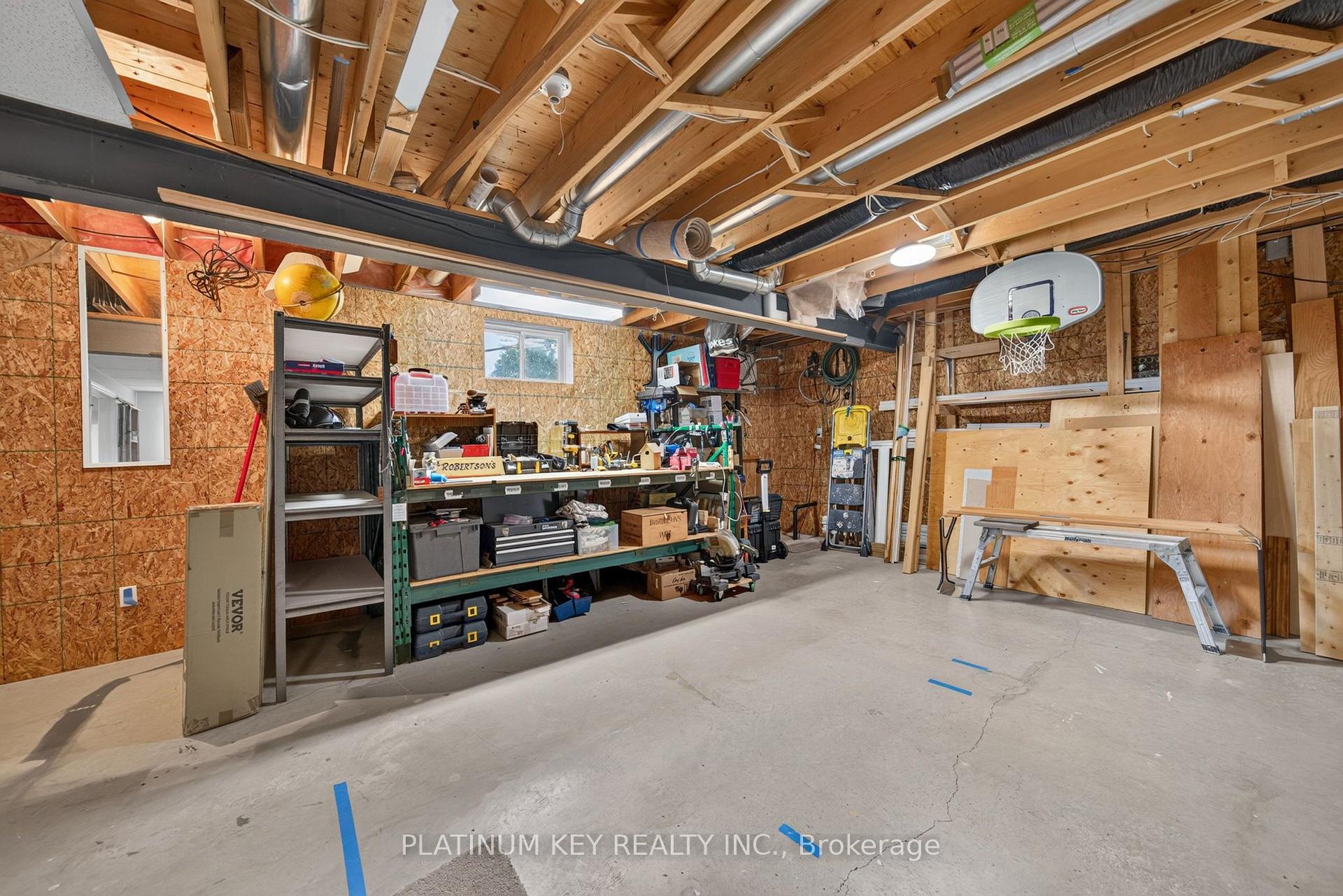 Photo 35 of 653 Peter Street, Strathroy-Caradoc, Melbourne — HOMEH