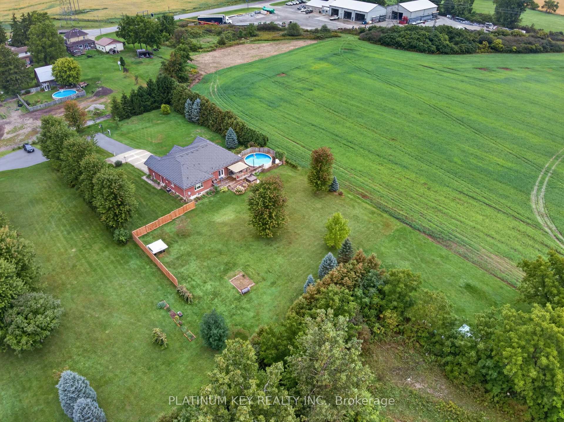 Photo 37 of 653 Peter Street, Strathroy-Caradoc, Melbourne — HOMEH